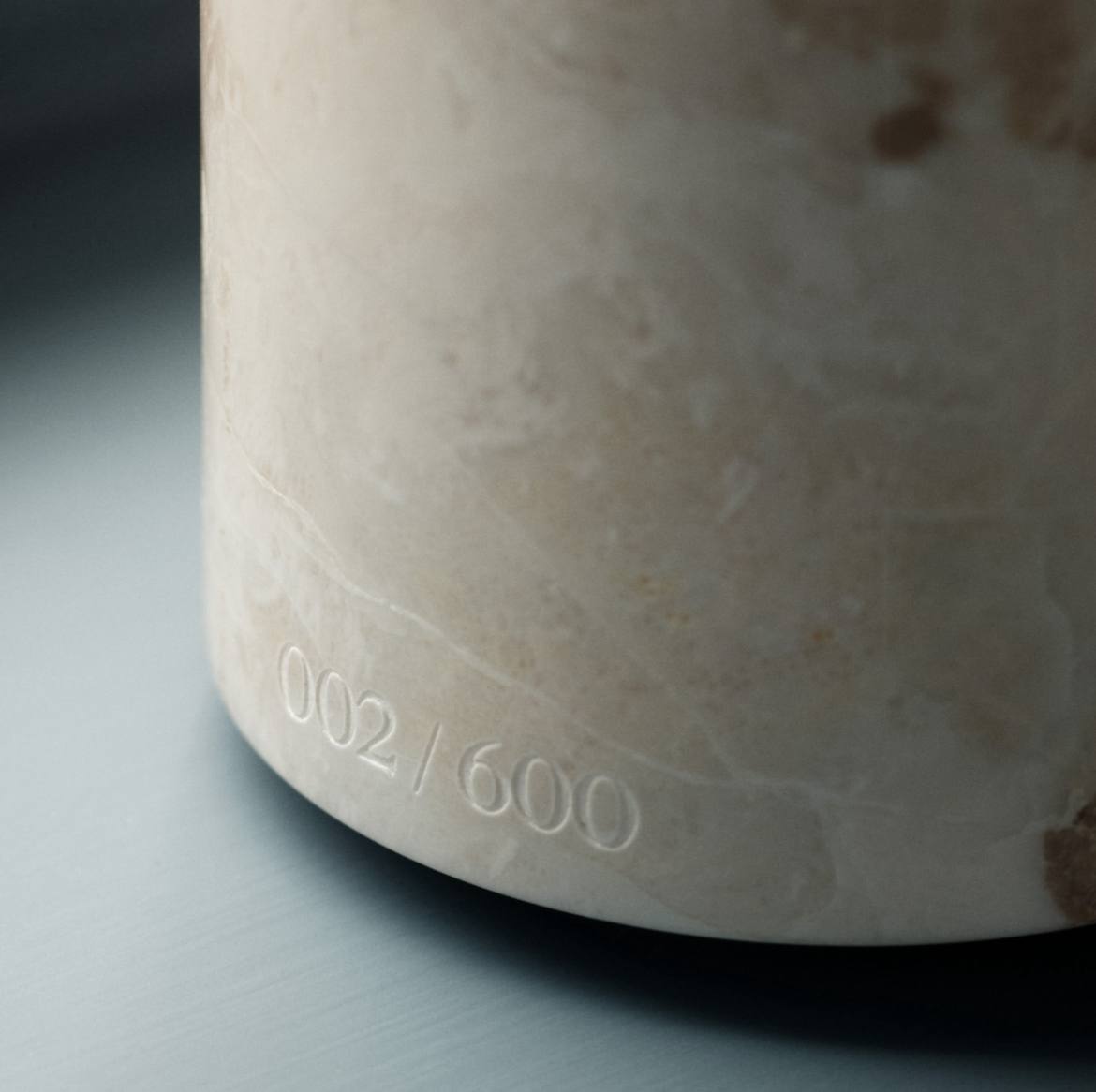 Портативна настільна лампа Kizu мармур Kunis Breccia Limited Edition від New Works