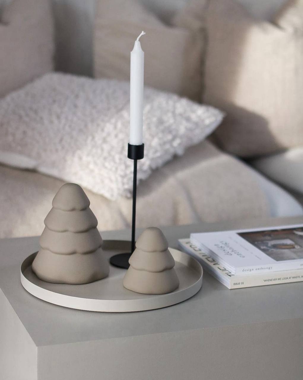 Свічник чорного кольору від Cooee Design