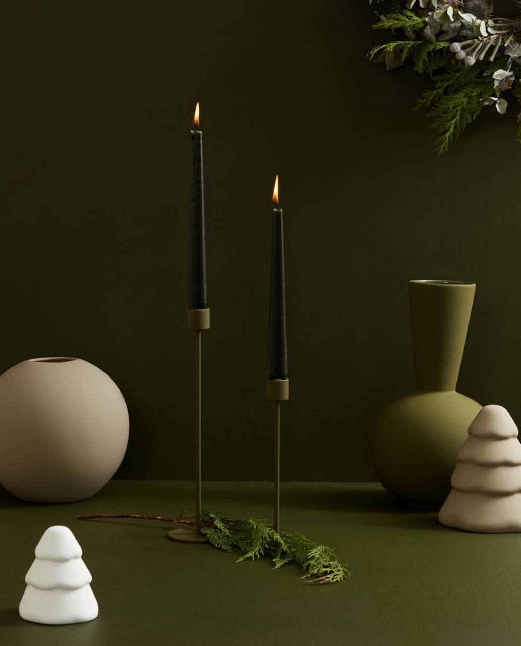 Свічник оливкового кольору від Cooee Design