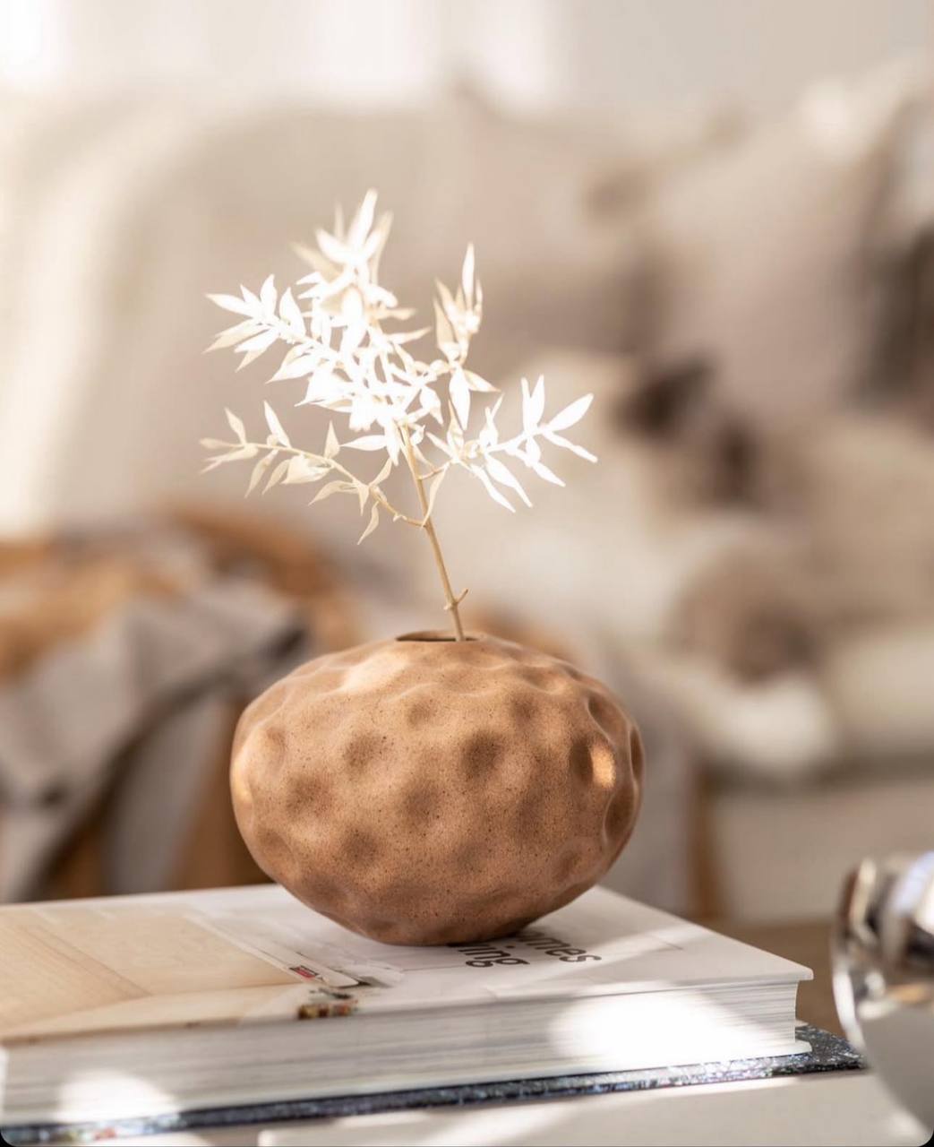 Керамічна ваза Seedpod  горіхового кольору від Cooee Design
