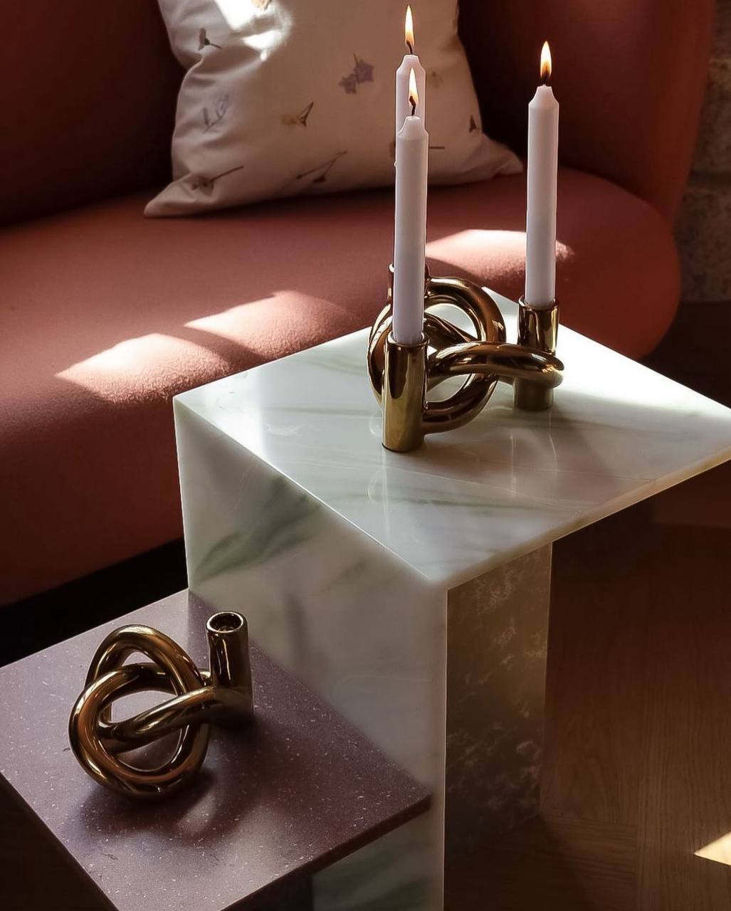 Свічник Lykke One золотого кольору від Cooee Design