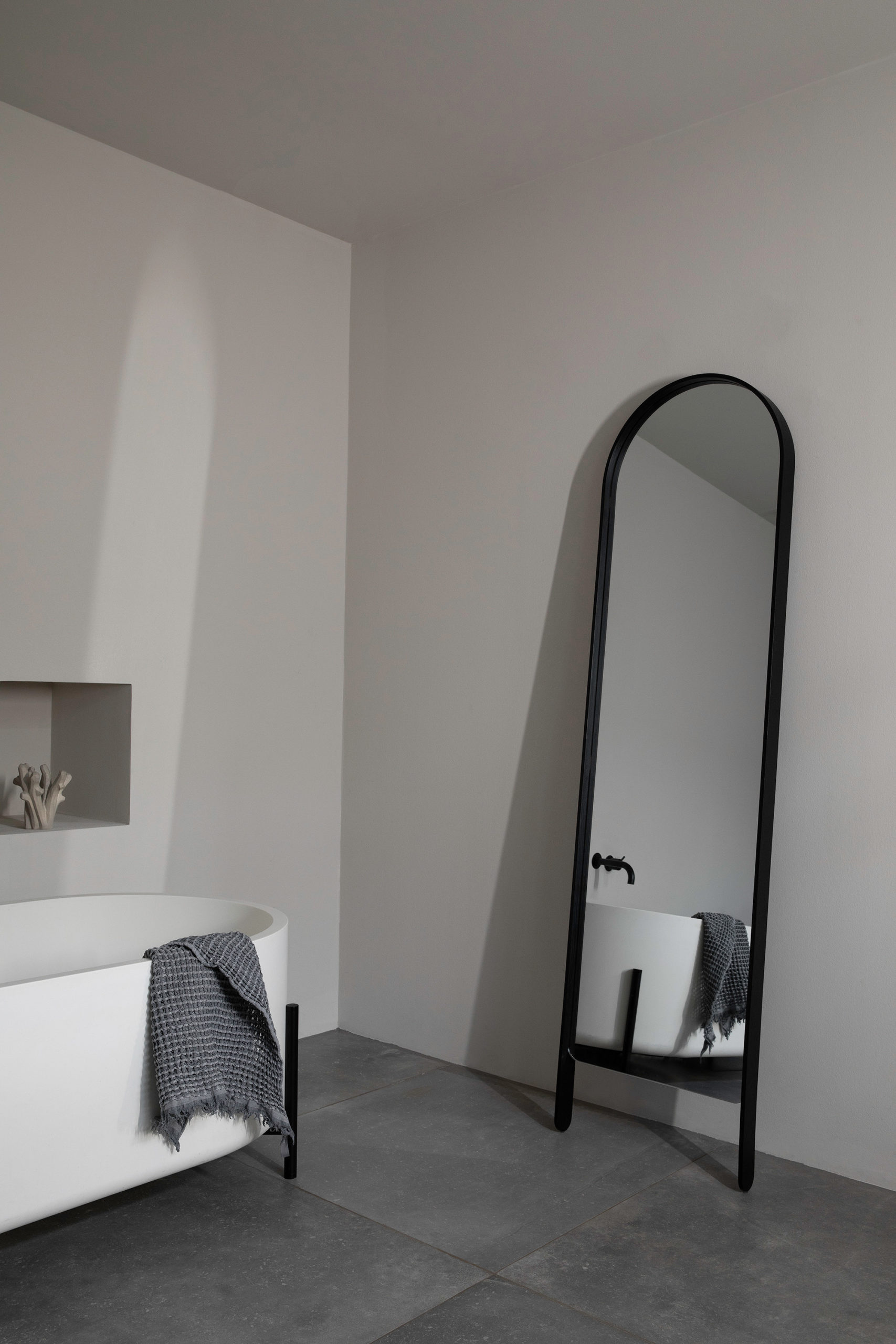 Скульптура The Coral Tree в кольорі вапна від Cooee Design