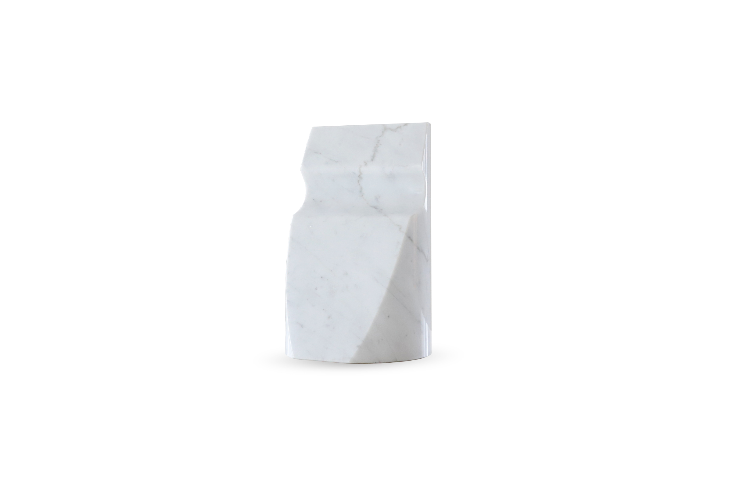 Підставка для книг Shoulder Carrara з сірого марму від Cooee Design