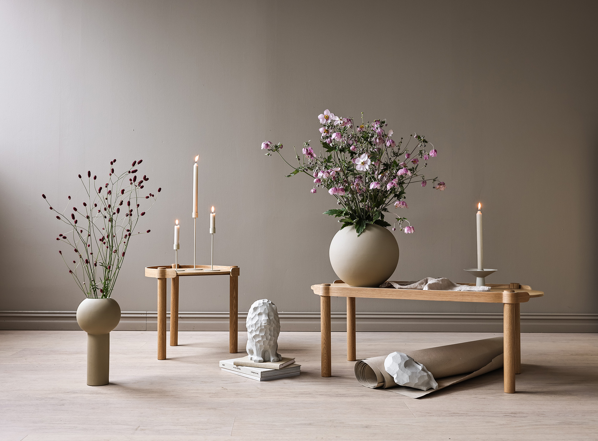 Свічник Uma Candle пісчаного кольору від Cooee Design