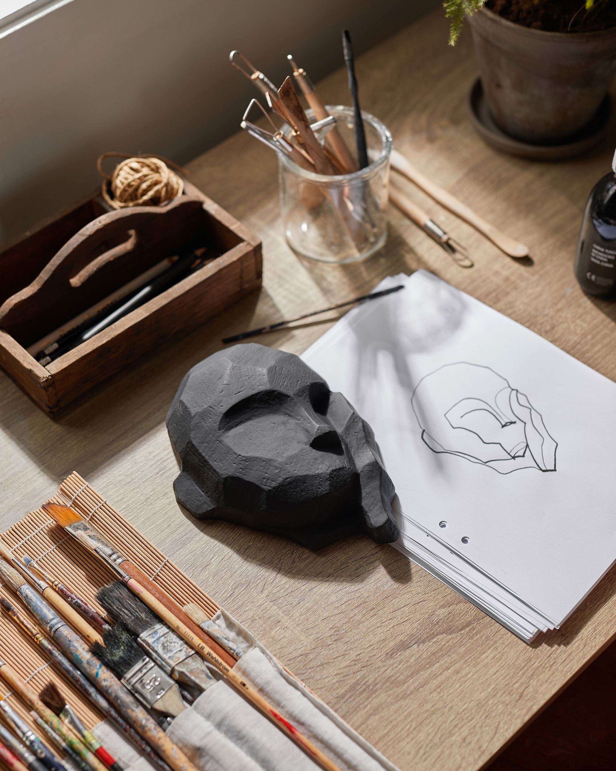 Скульптура Dreamer в антрацитовому кольорі від Cooee Design