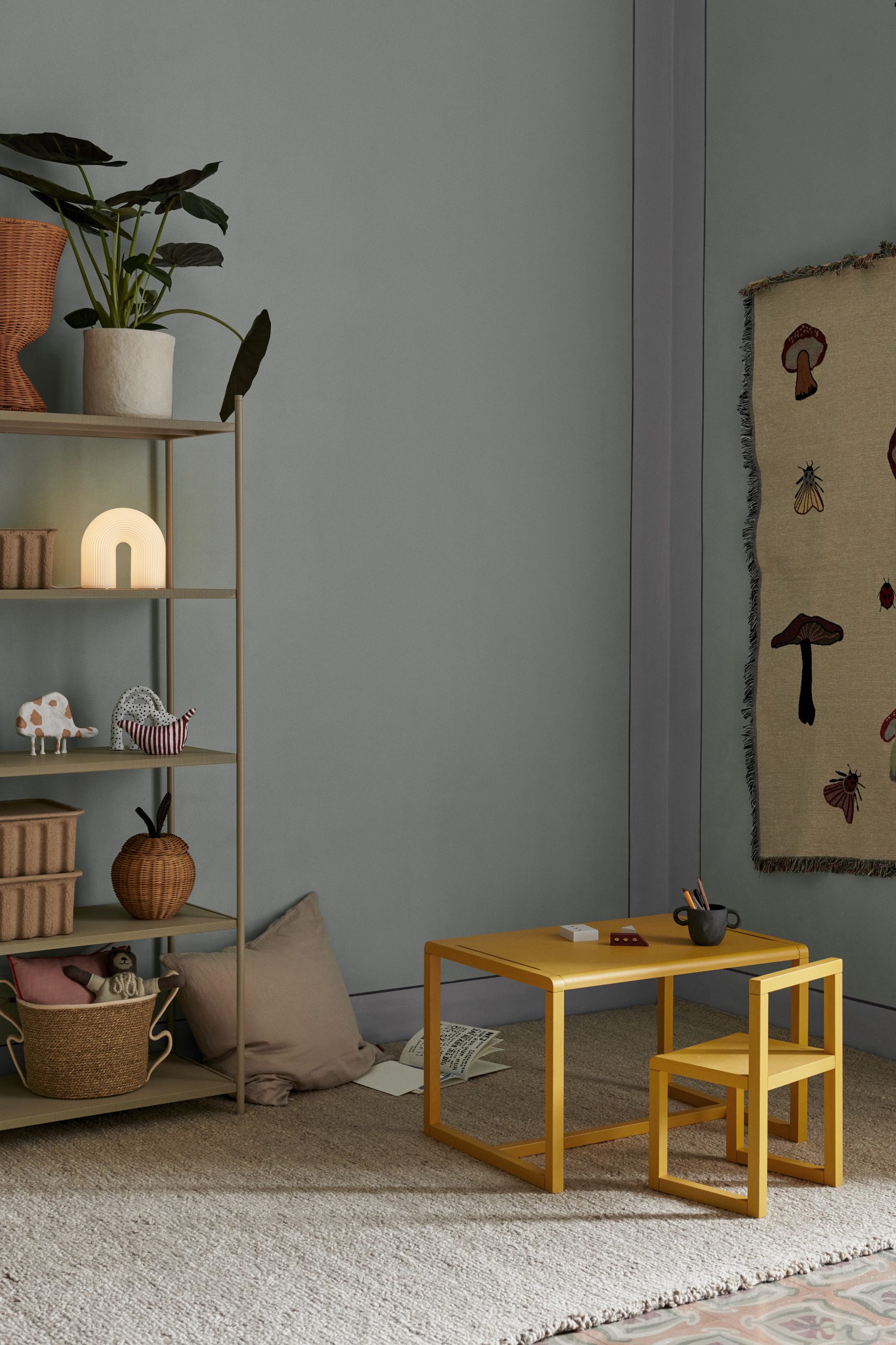 Настільна лампа Vuelta від Ferm Living