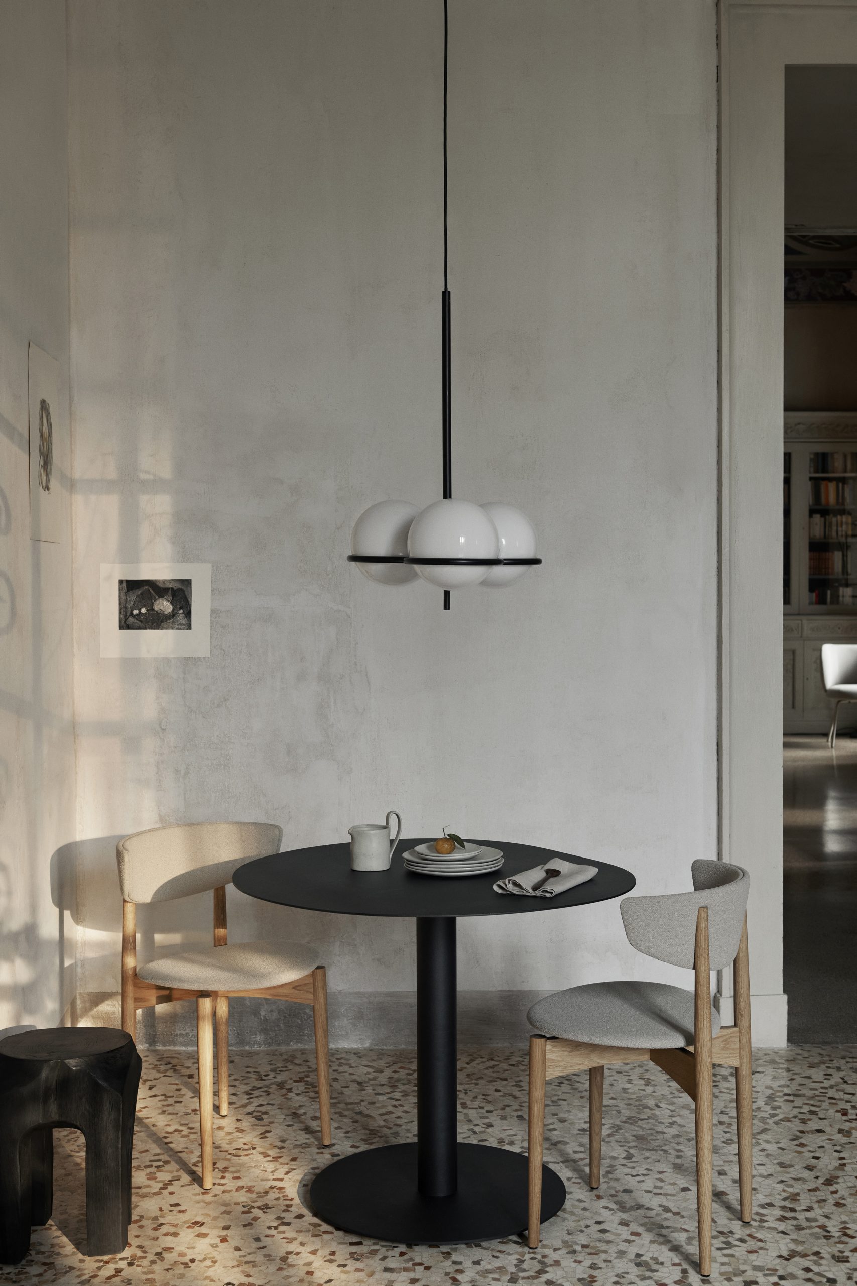Люстра Era чорного кольору від Ferm Living