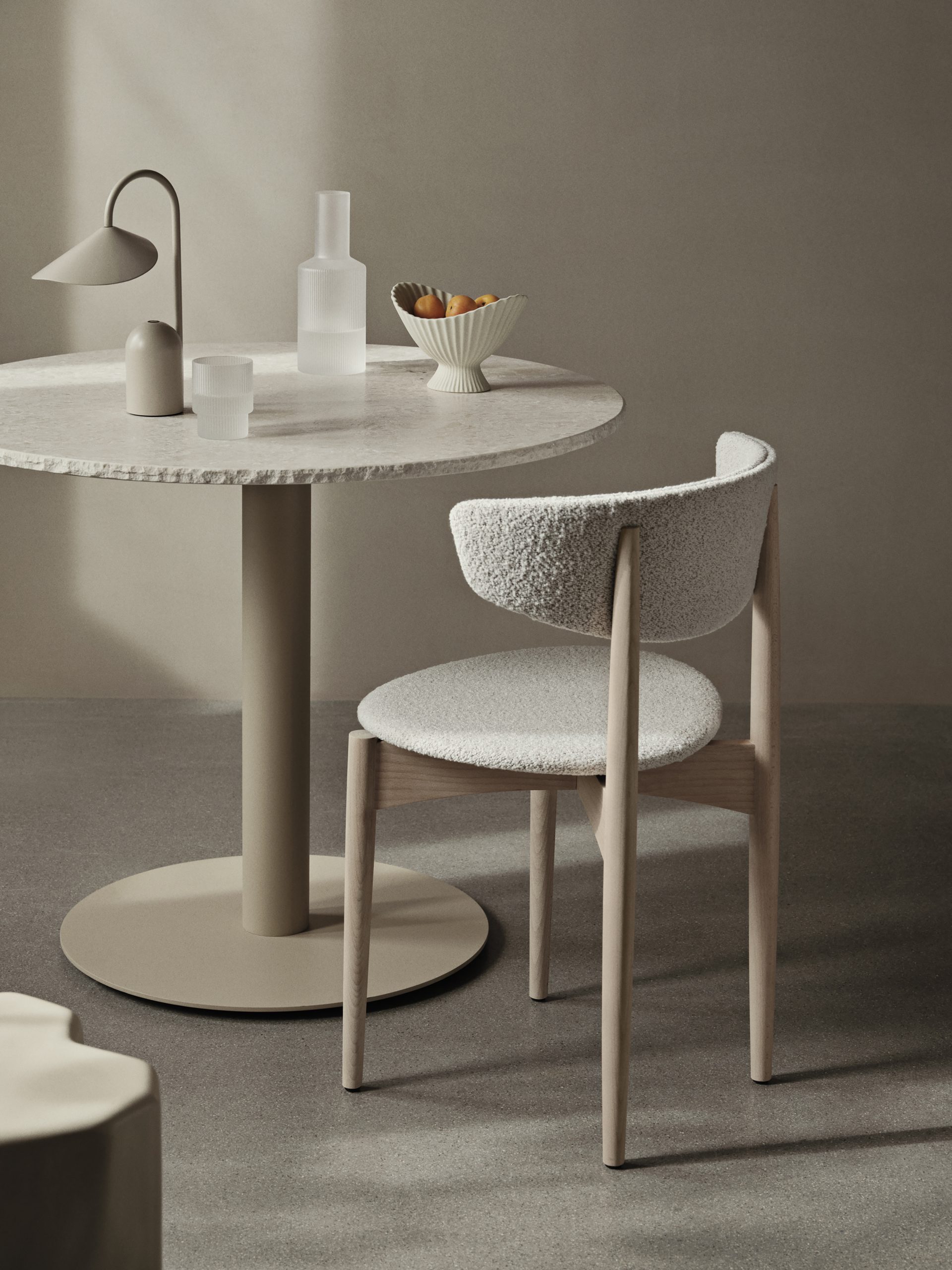 Портативна лампа Arum кольору кашемір від Ferm Living