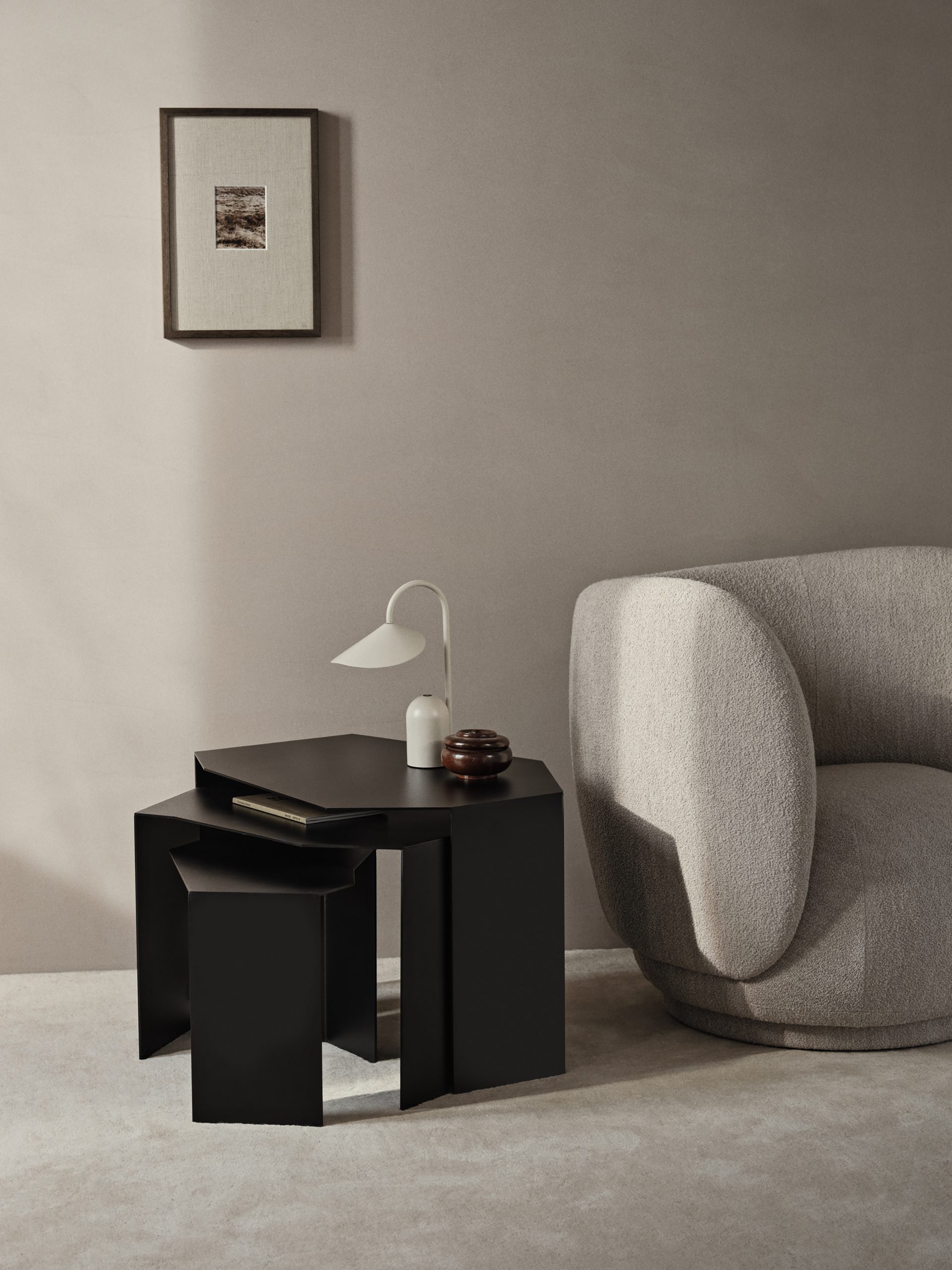 Портативна лампа Arum кольору кашемір від Ferm Living