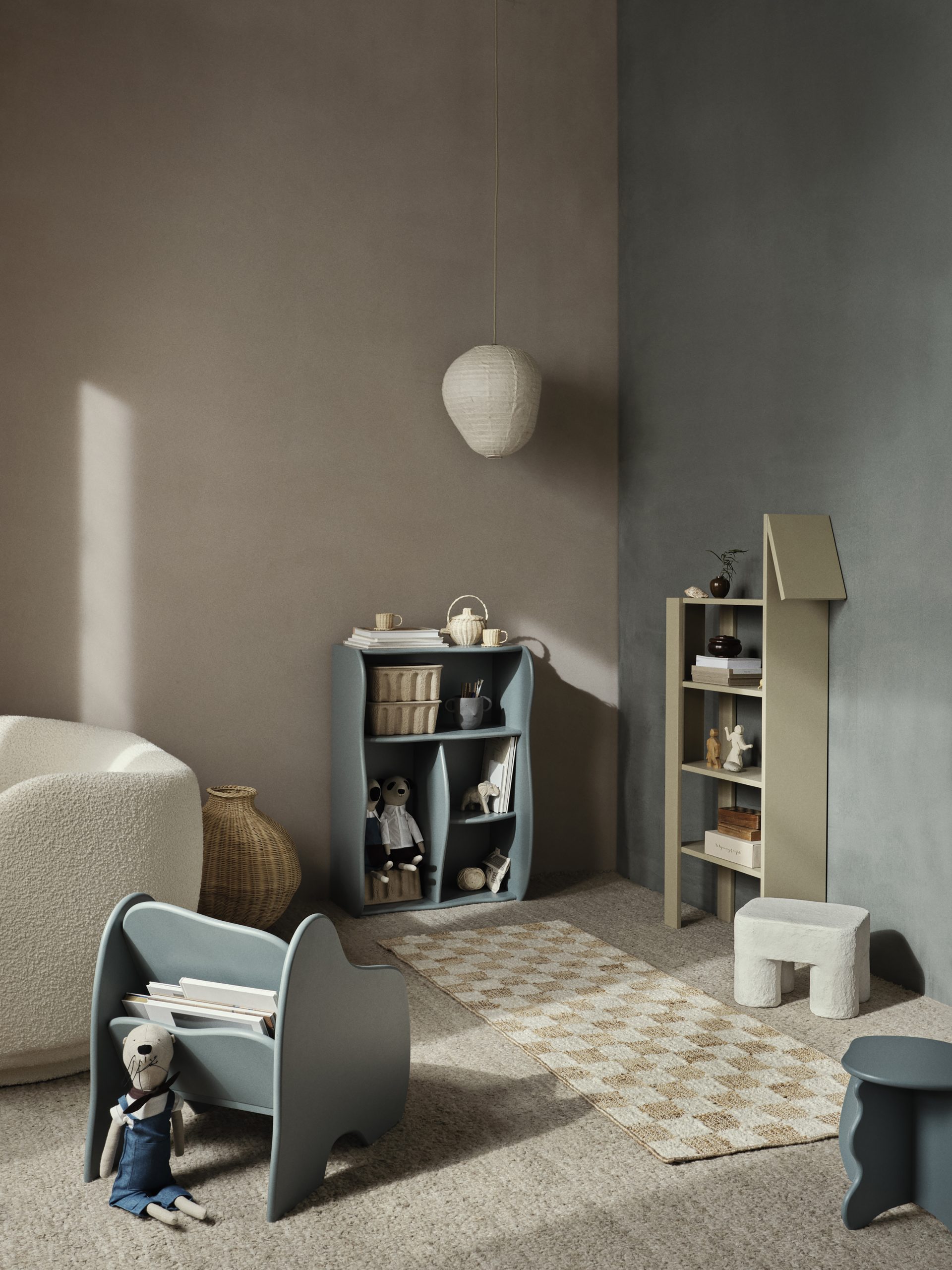 Абажур підвісної лампи Kurbis кольору темної шавлії від Ferm Living