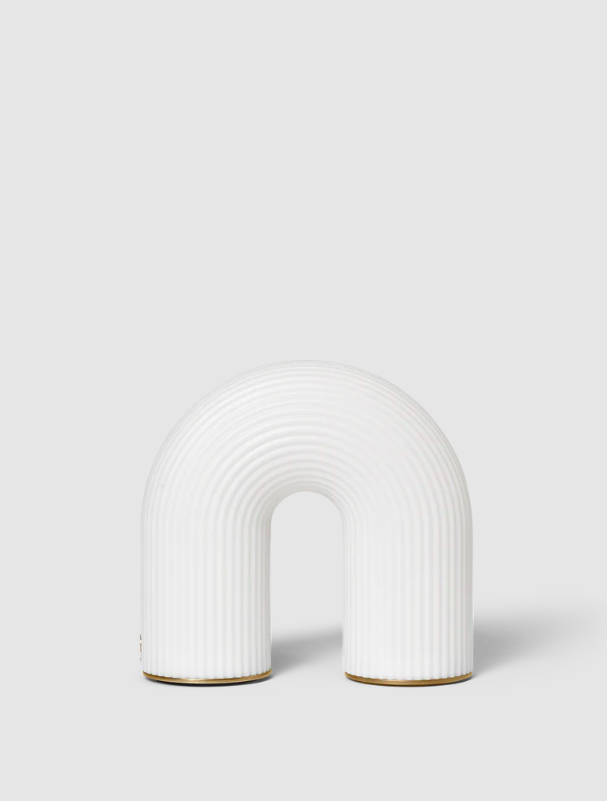Портативна лампа Vuelta білого кольору від Ferm Living