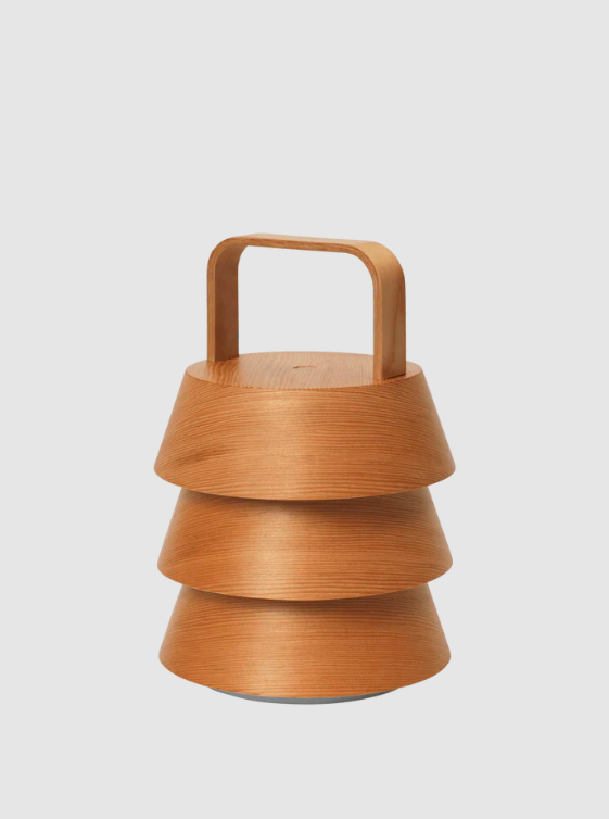 Портативна лампа Luver зі світлого дерева від Ferm Living