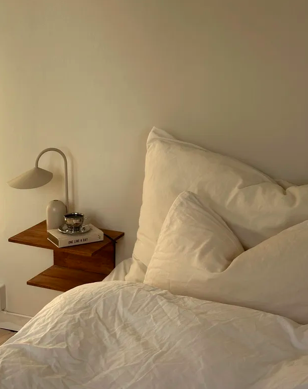 Портативна лампа Arum кольору кашемір від Ferm Living
