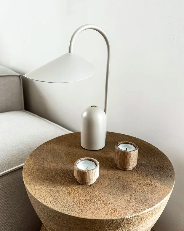 Портативна лампа Arum кольору кашемір від Ferm Living