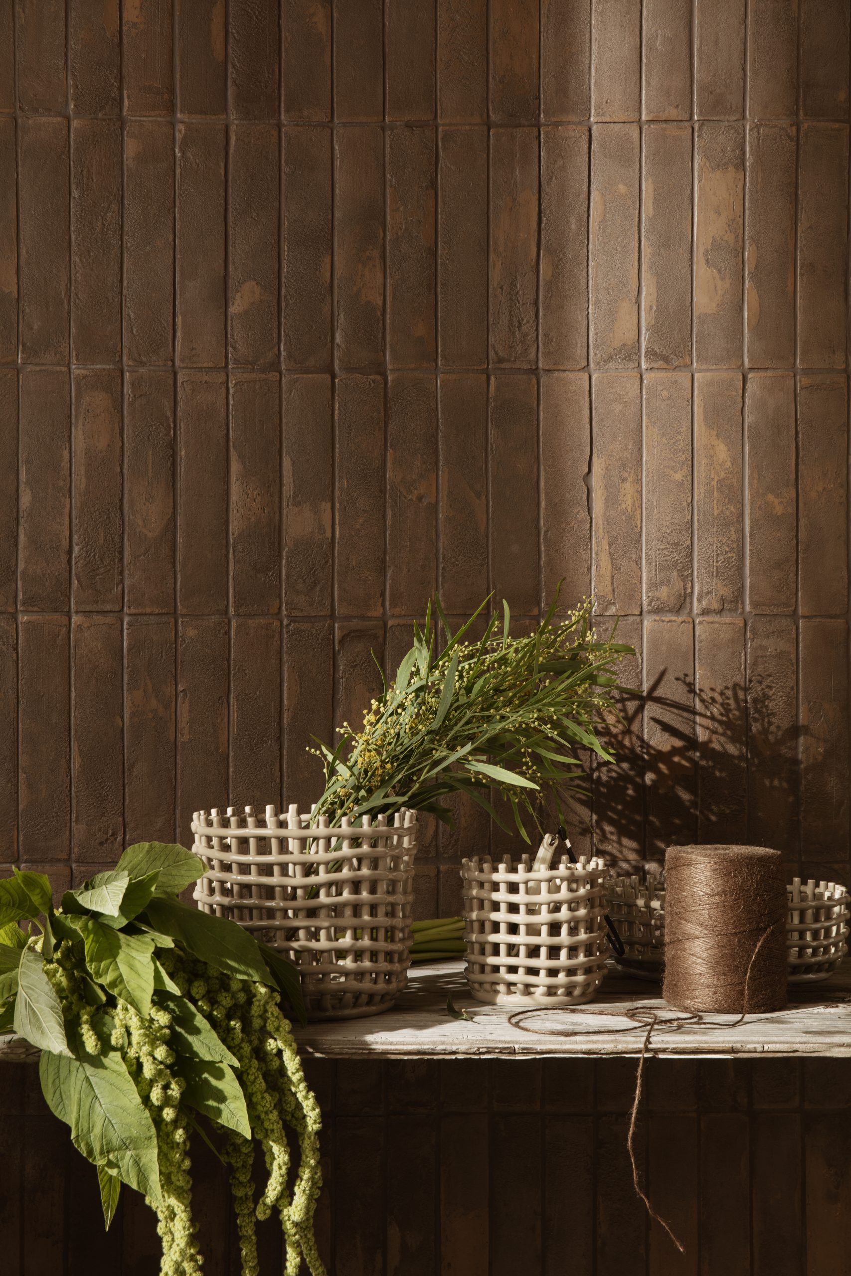 Горщик Ceramic Basket кольору кашемір від Ferm Living