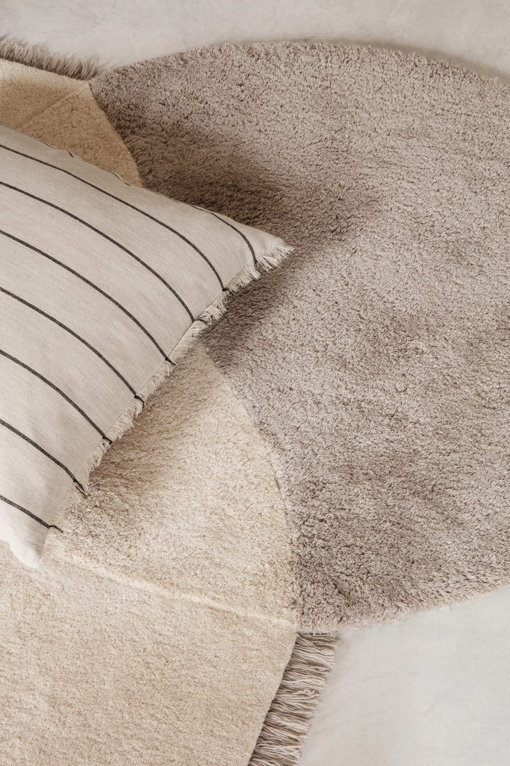 Килим View бежевого кольору від Ferm Living