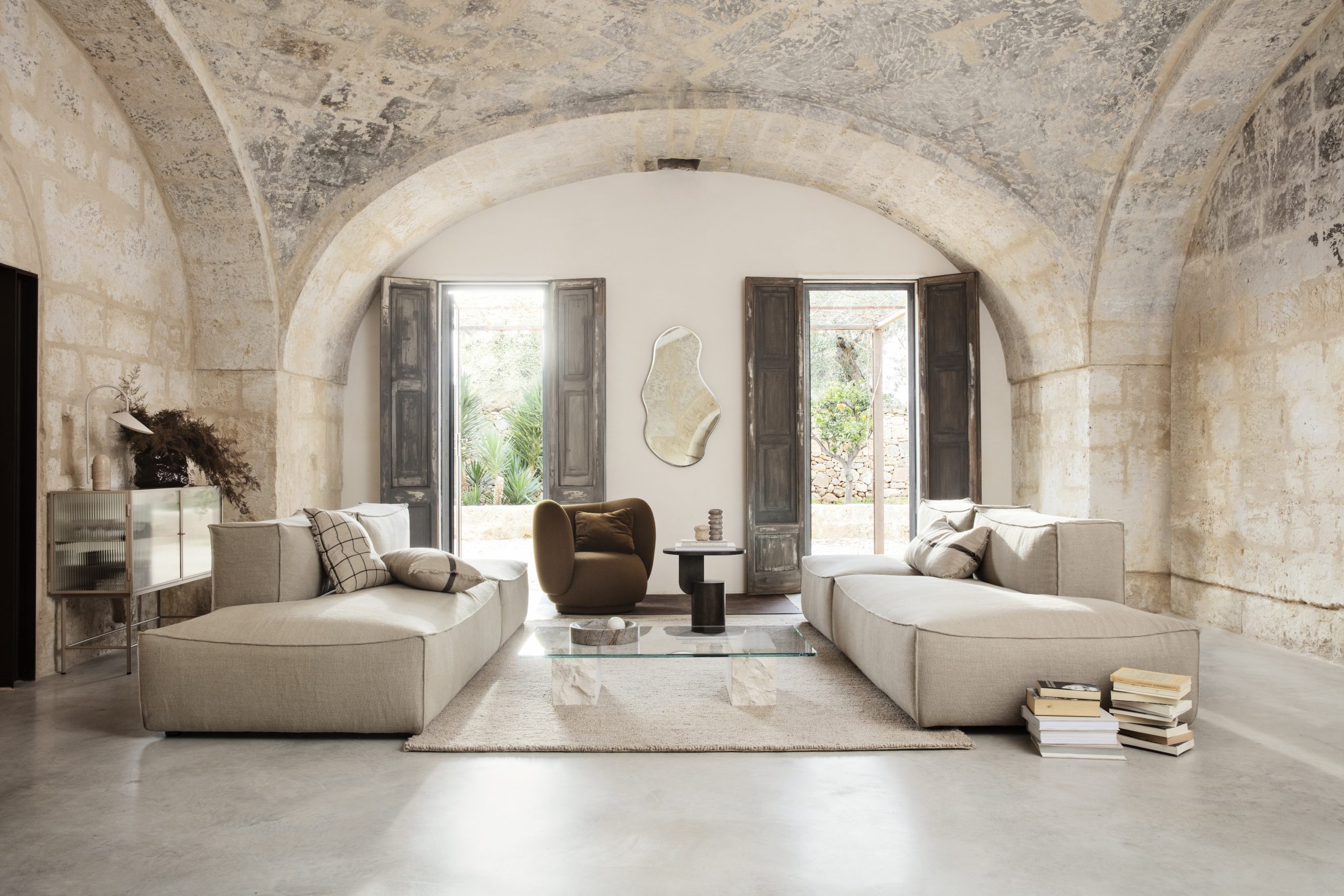 Настінне дзеркало  Pond Large колір латунь від Ferm Living