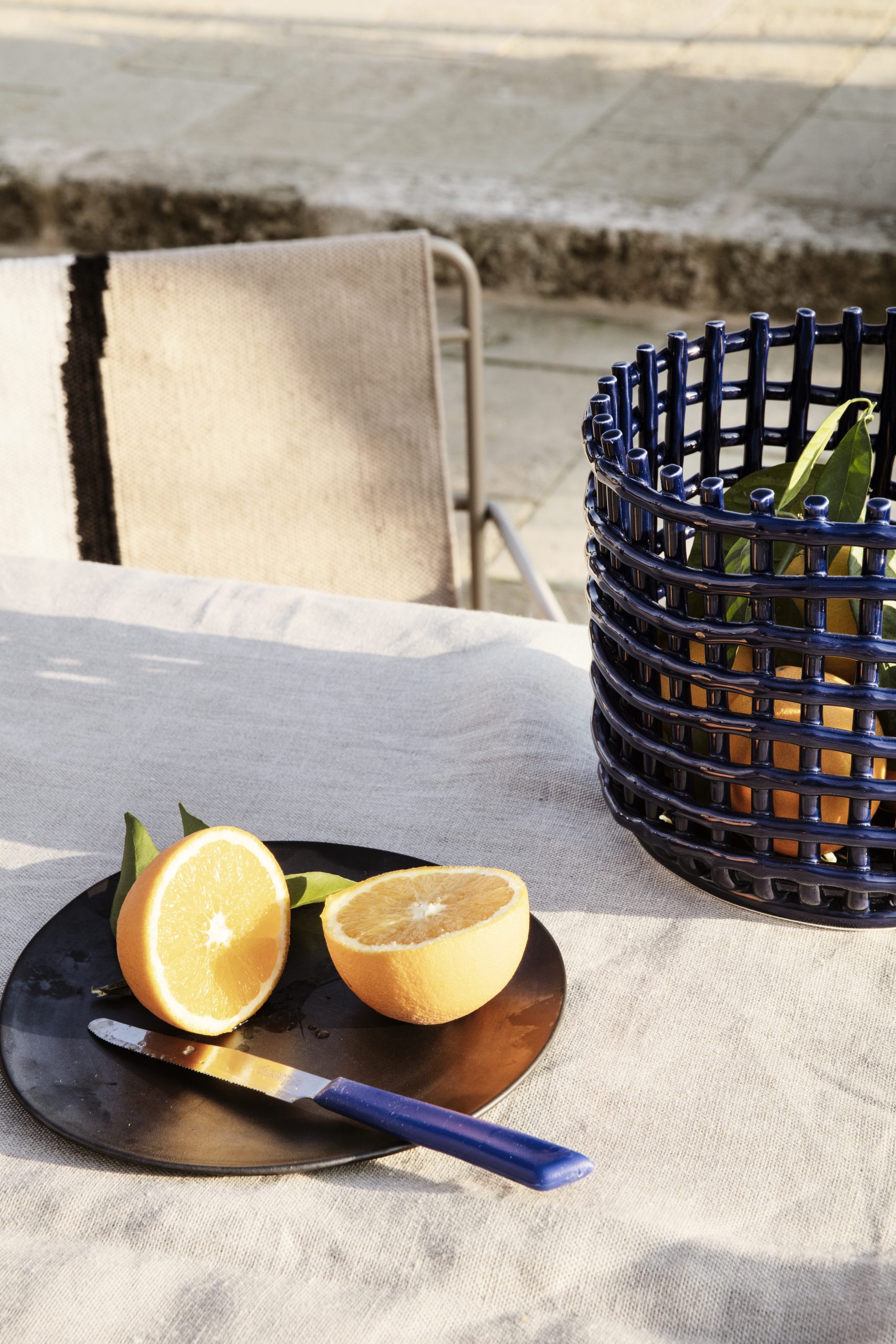Горщик Ceramic Basket синього кольору від Ferm Living