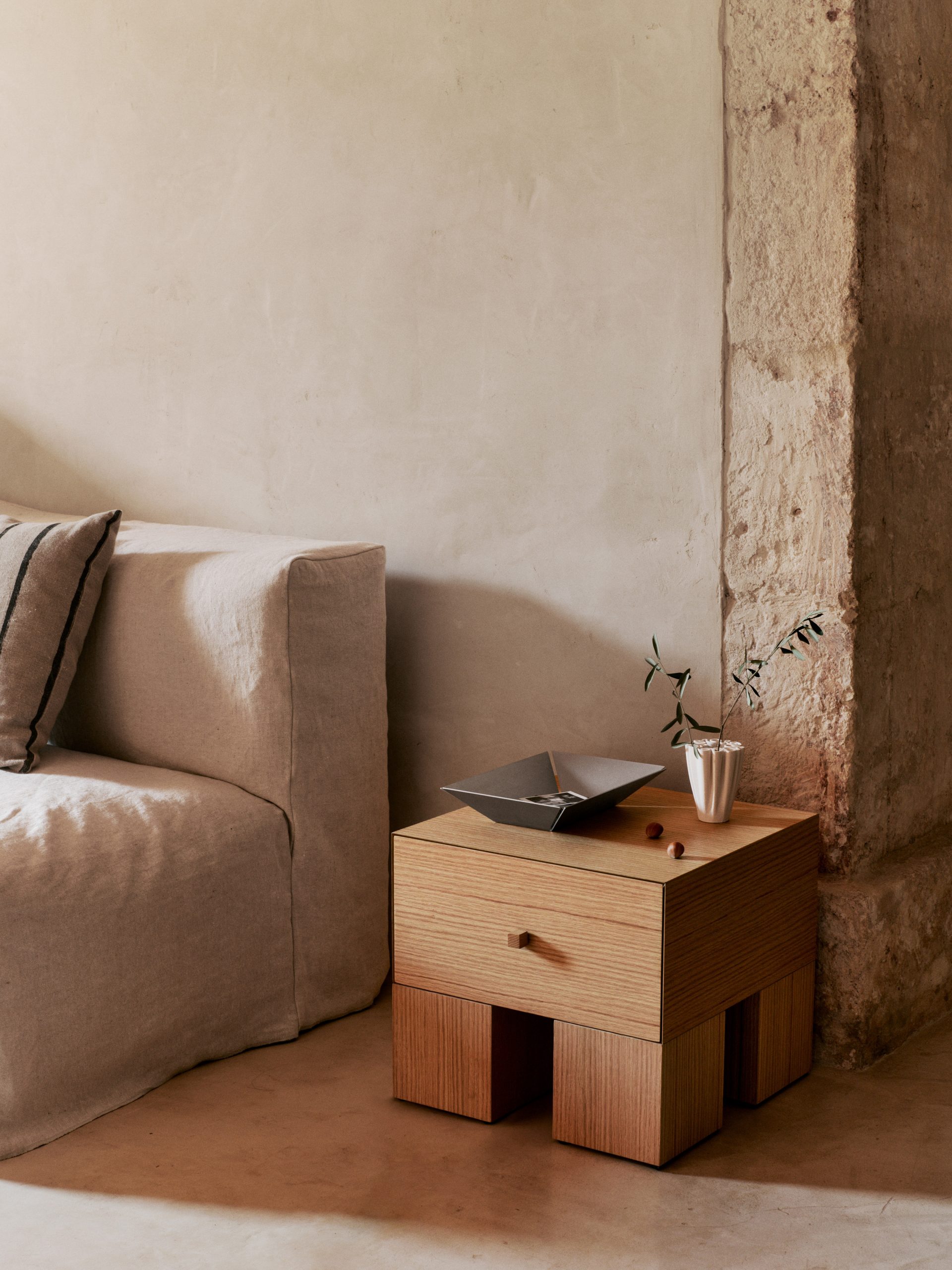 Ваза Dedali Small білого кольору від Ferm Living