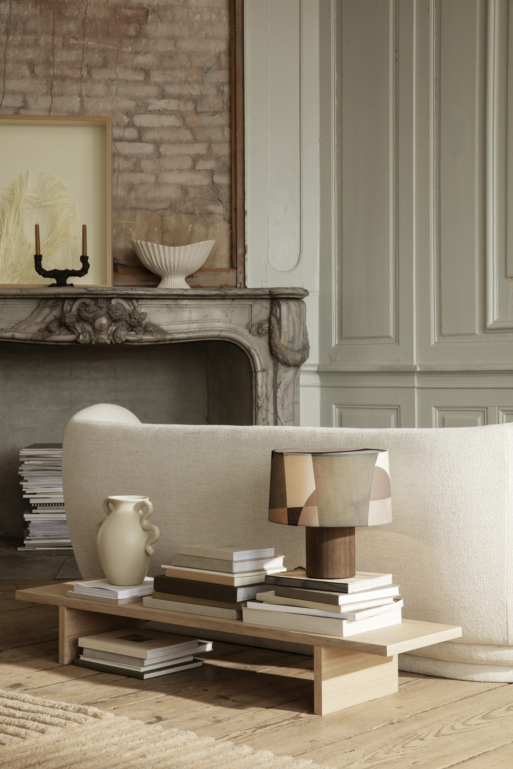 Ваза Verso Table кремового кольору від Ferm Living
