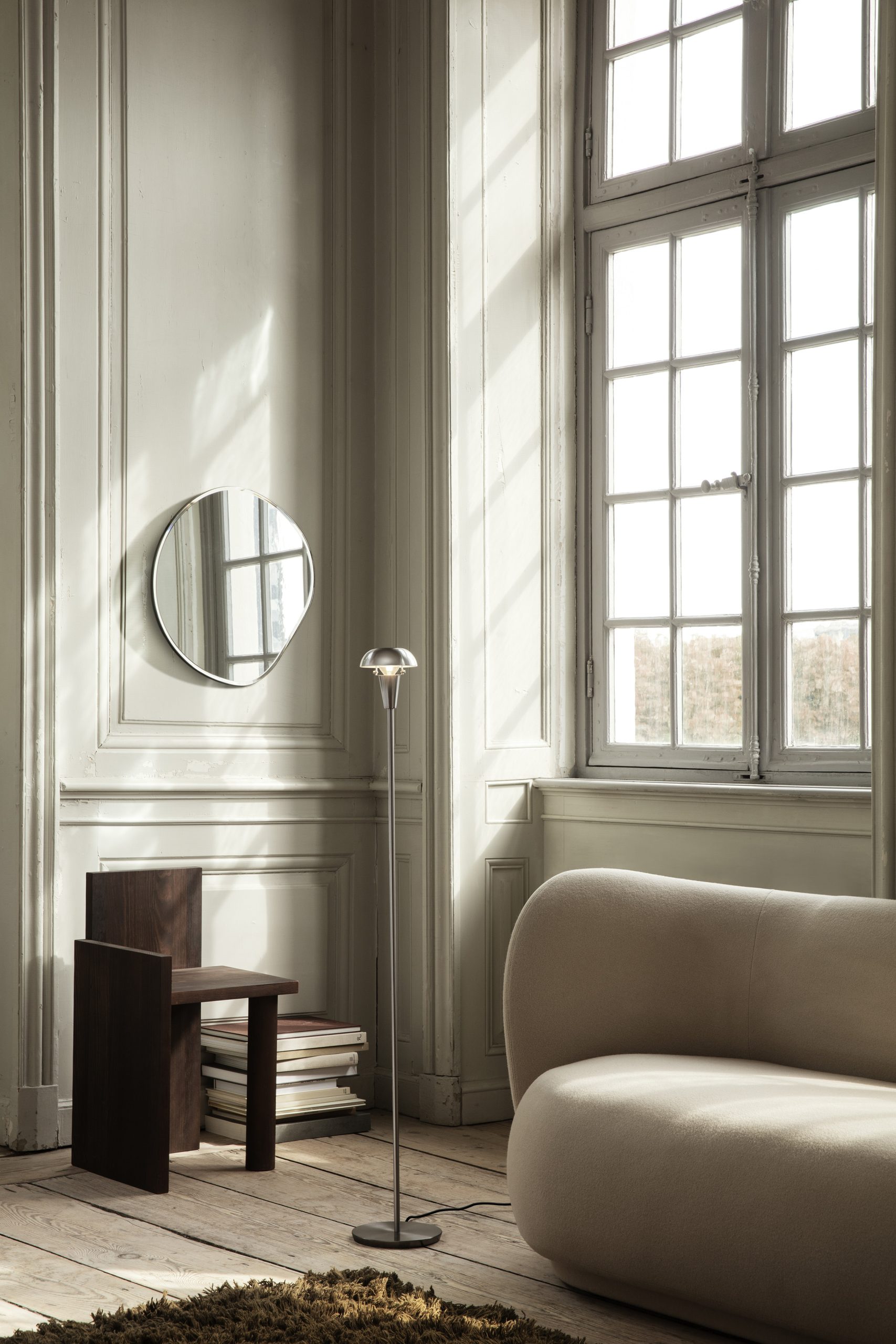 Настінне дзеркало  Pond Small колір темний хром від Ferm Living