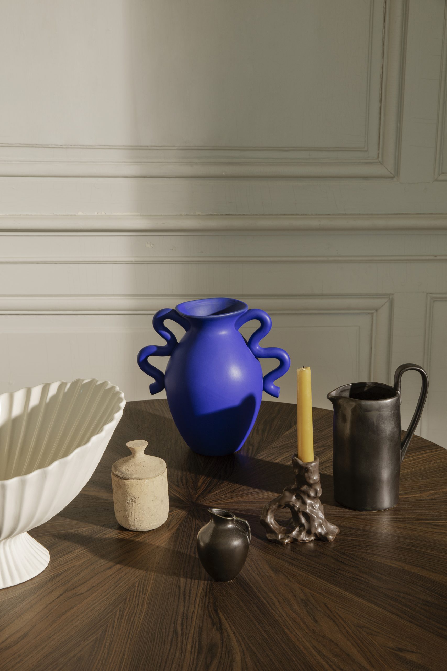 Ваза Verso Table яскрав-синього кольору від Ferm Living