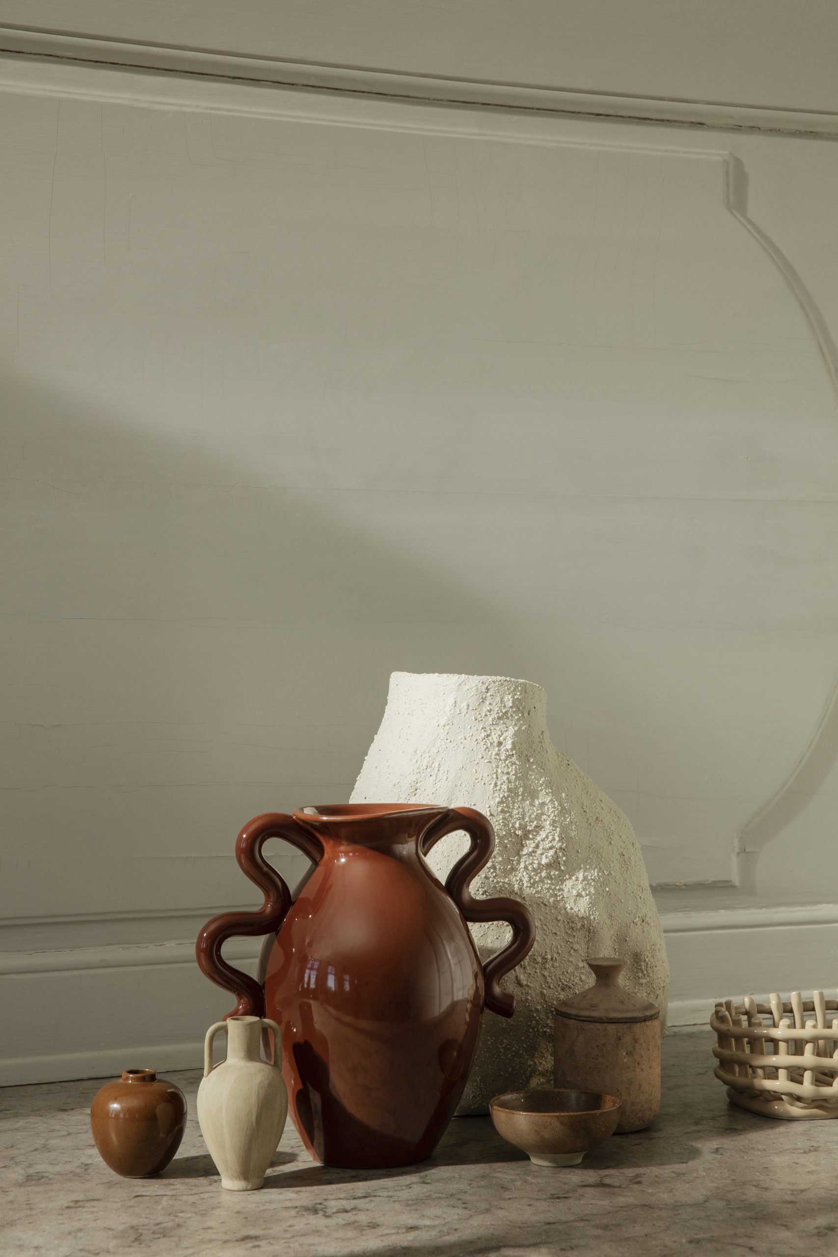 Ваза Vulca колір кам’яно-білий від Ferm Living