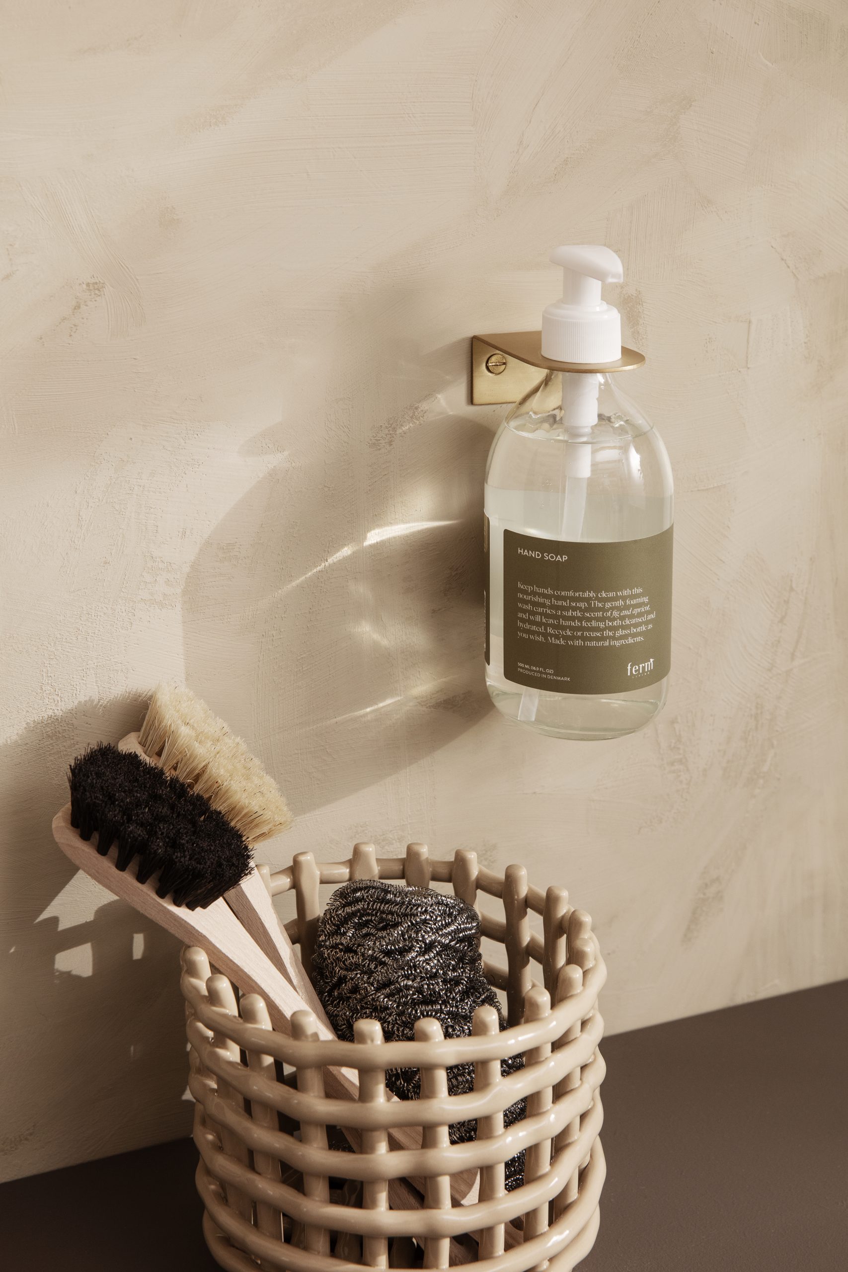 Горщик Ceramic Basket кольору кашемір від Ferm Living