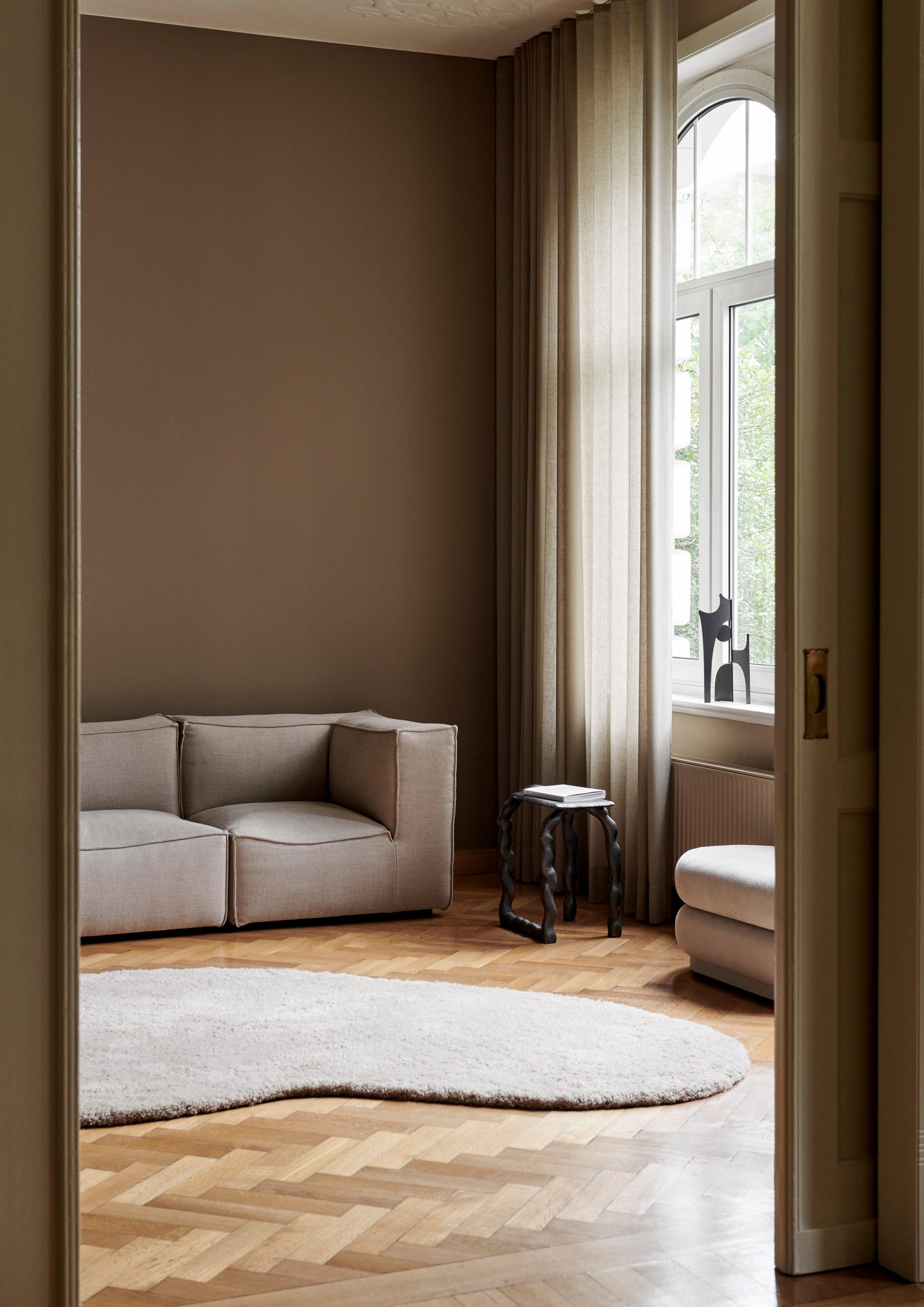 Килим Forma бежевого кольору від Ferm Living
