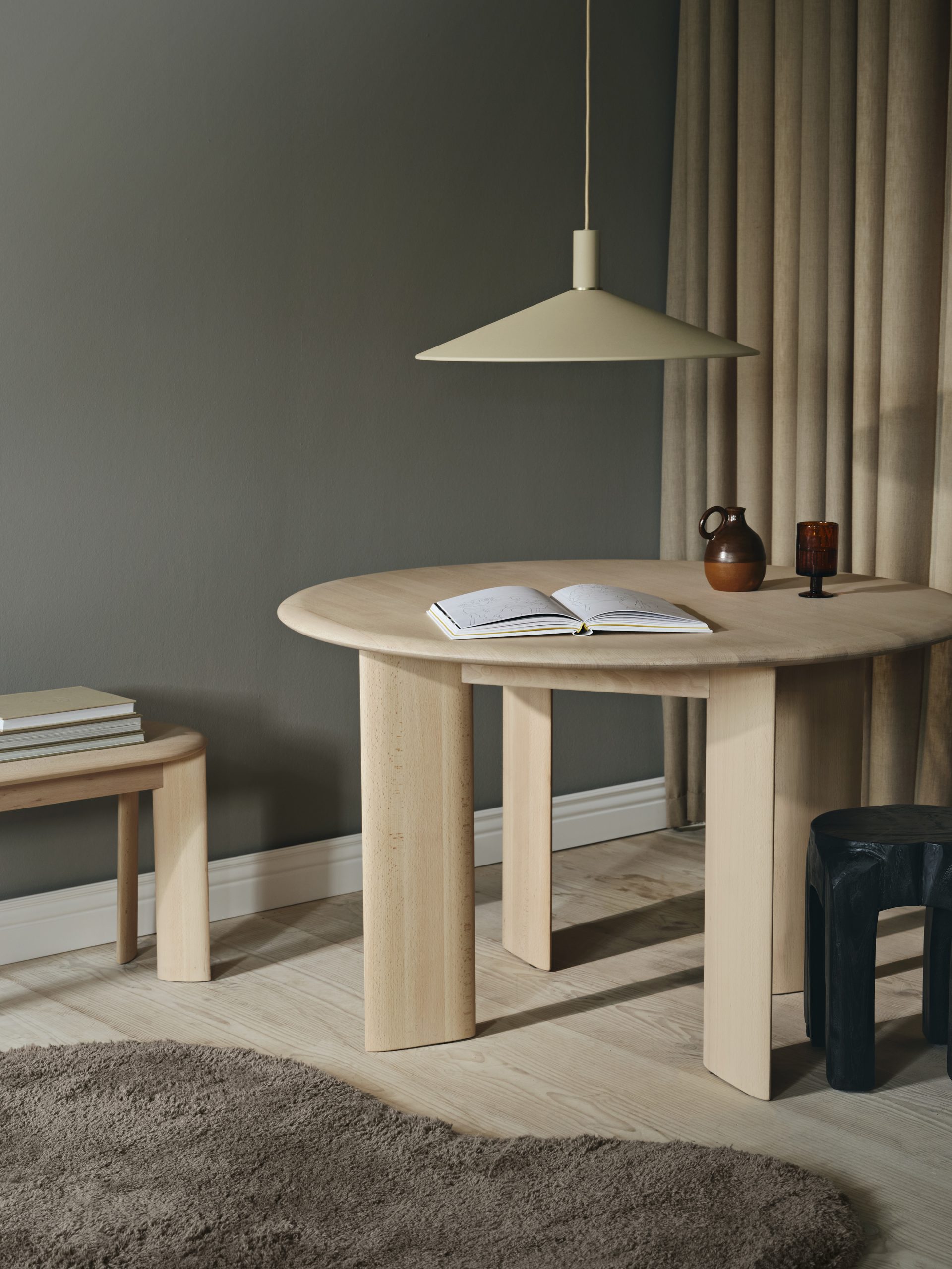 Килим Forma попелясто-коричневого кольору від Ferm Living
