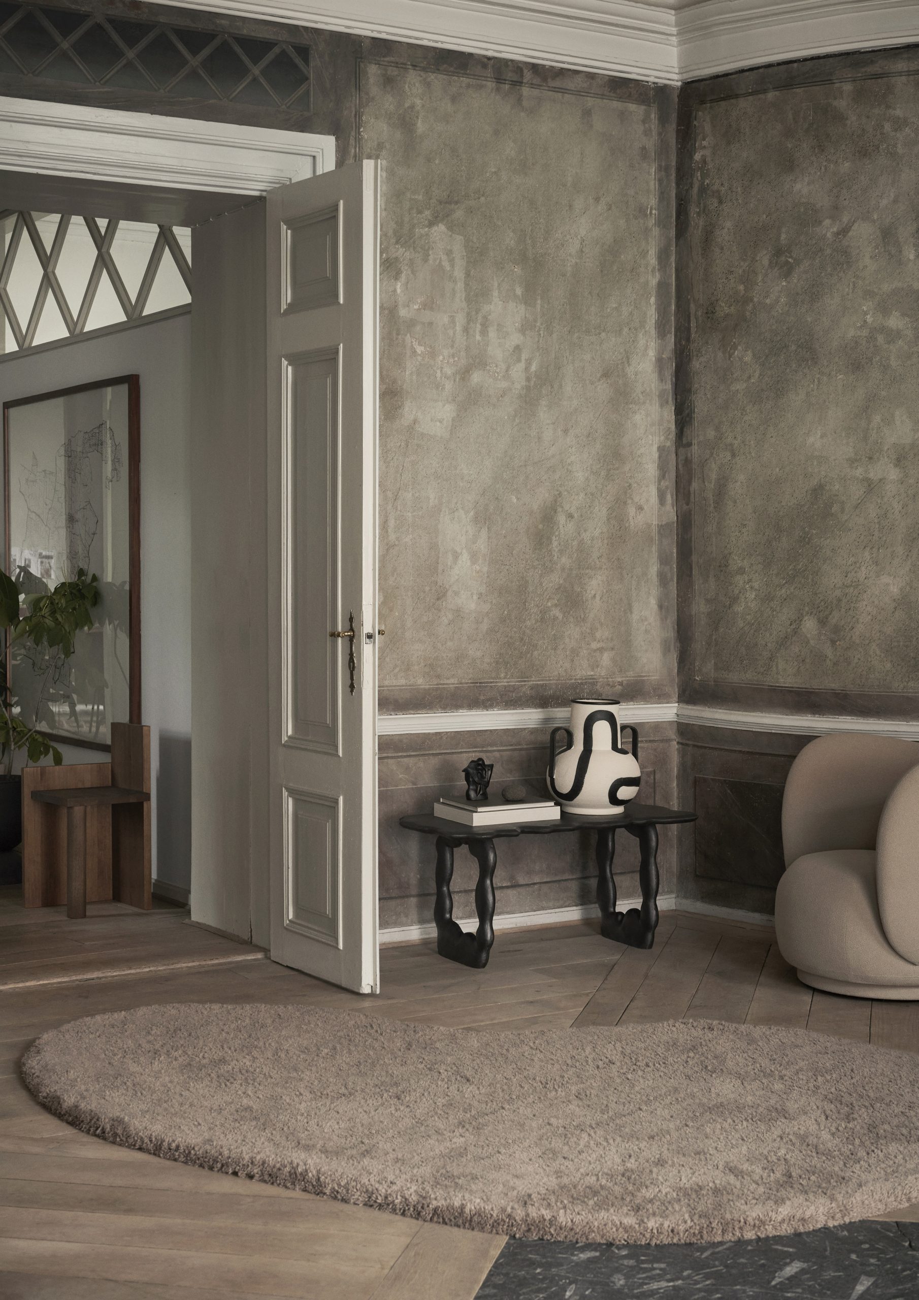 Килим Forma попелясто-коричневого кольору від Ferm Living