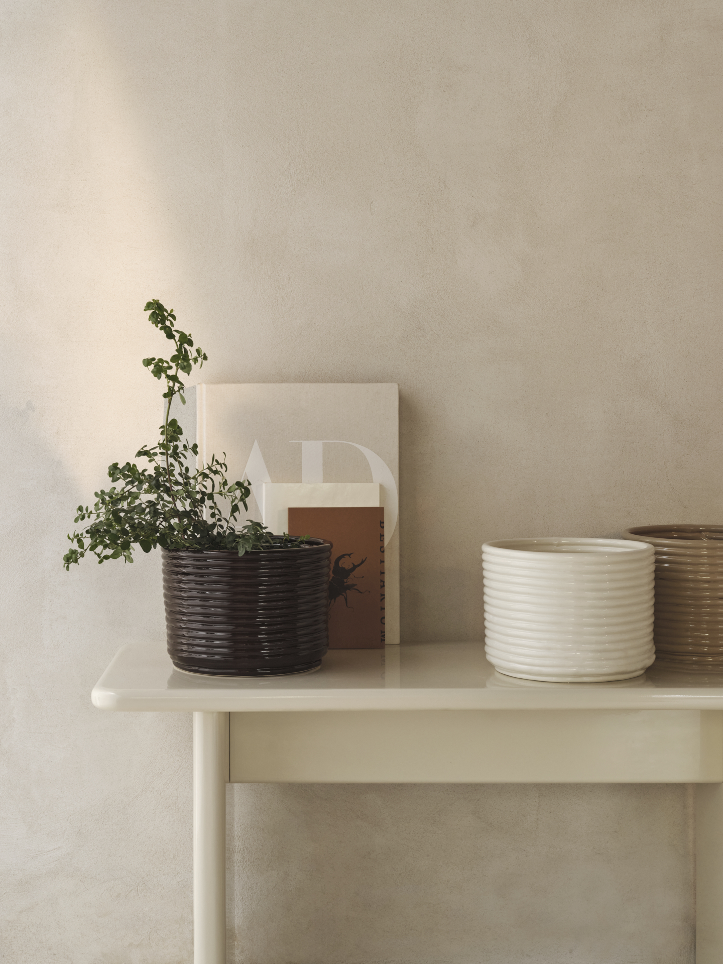 Горщик  для рослин Corduroy білого кольору від Ferm Living