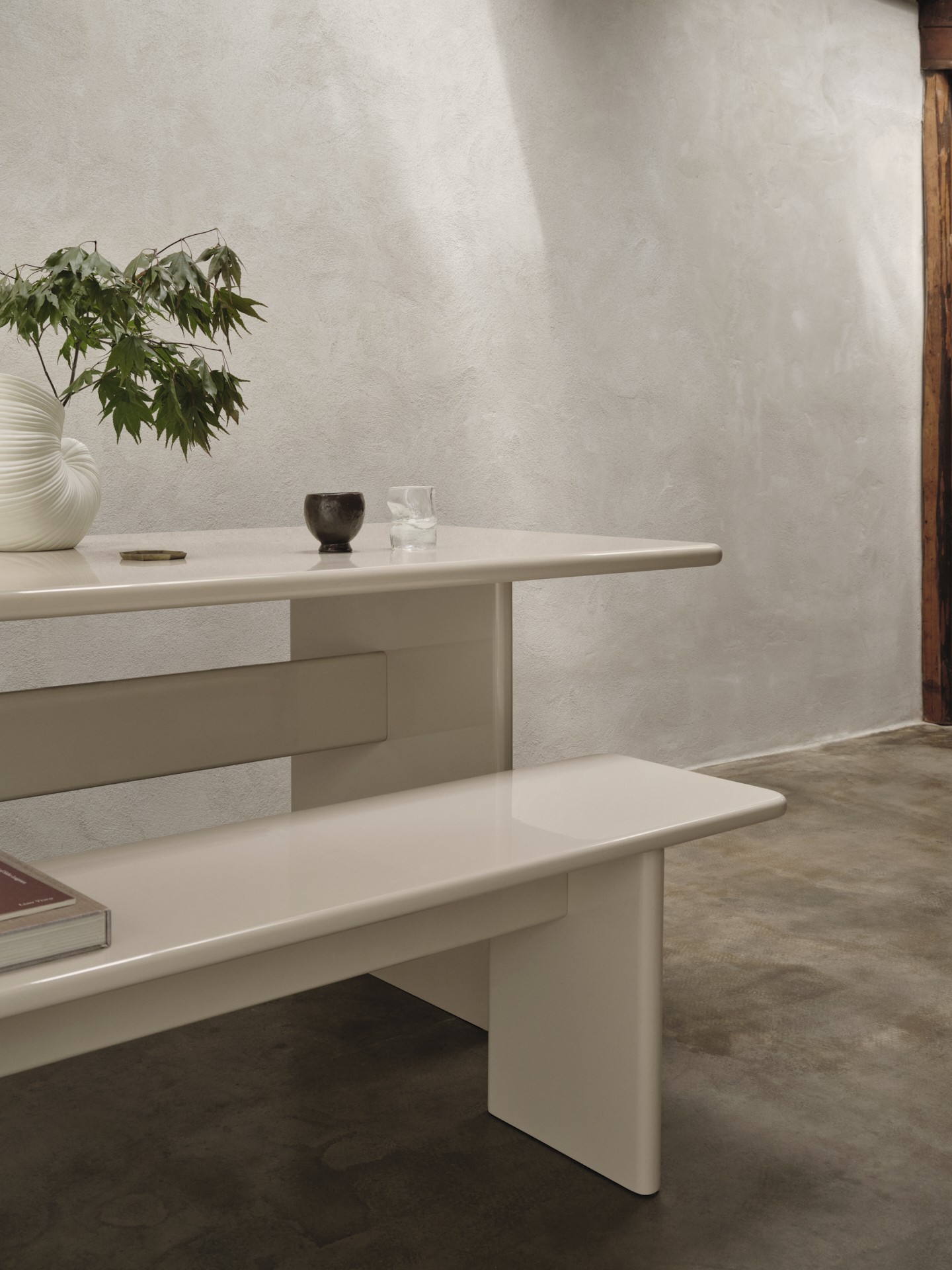Ваза Shell білого кольору від Ferm Living