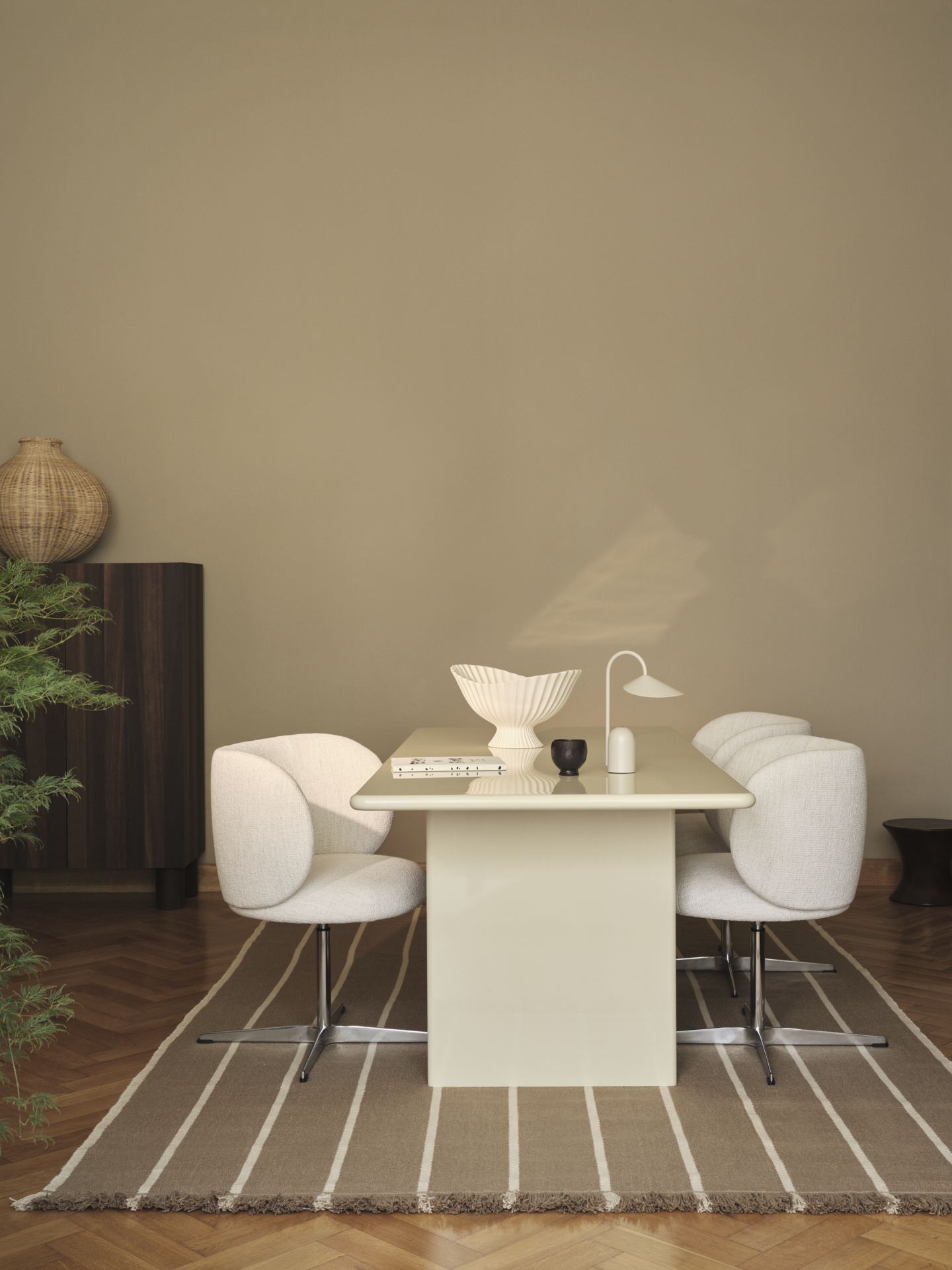 Килим Calm Kelim темно-пісочного кольору від Ferm Living