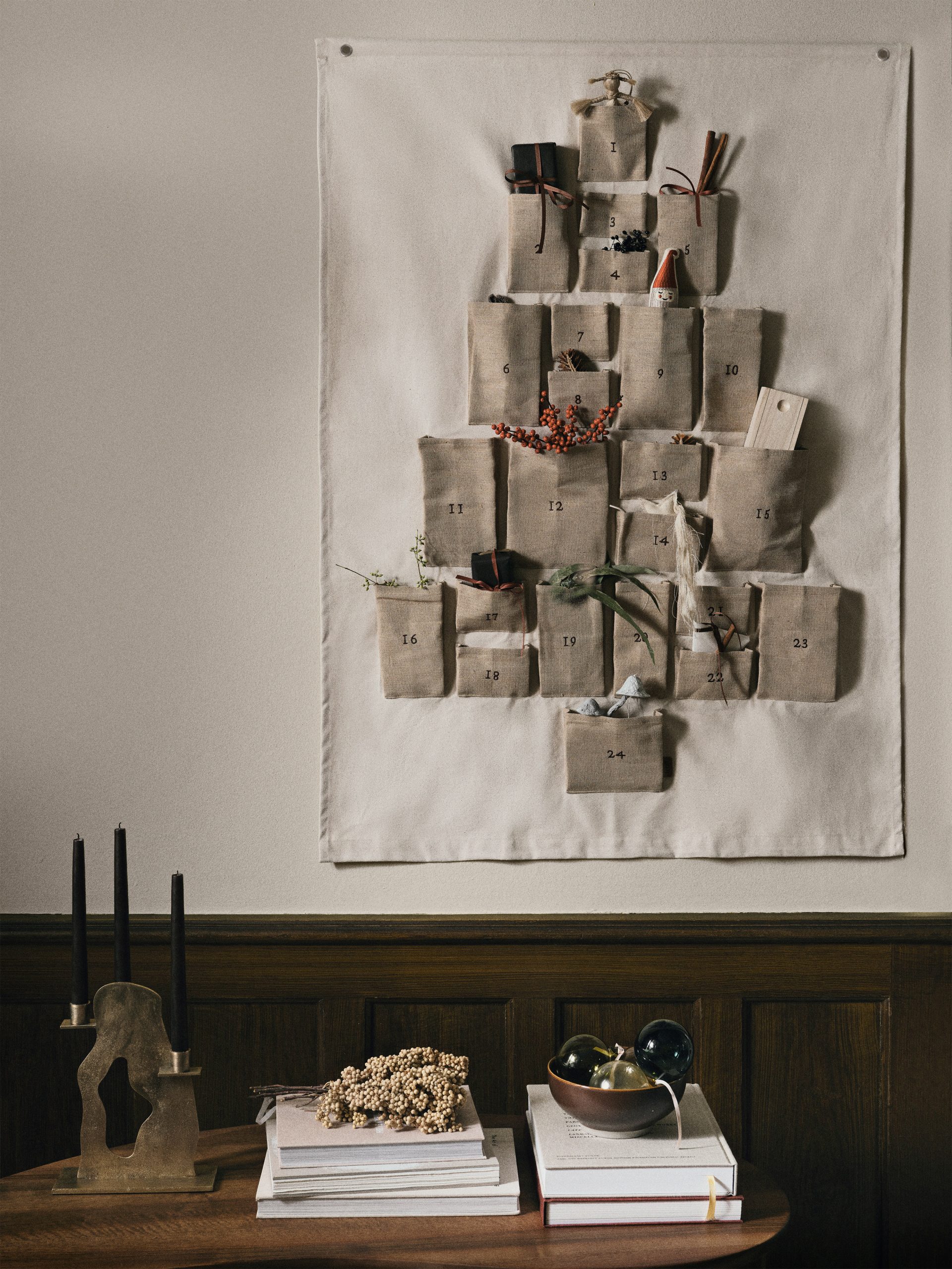 Латунний свічник Erode від  Ferm Living