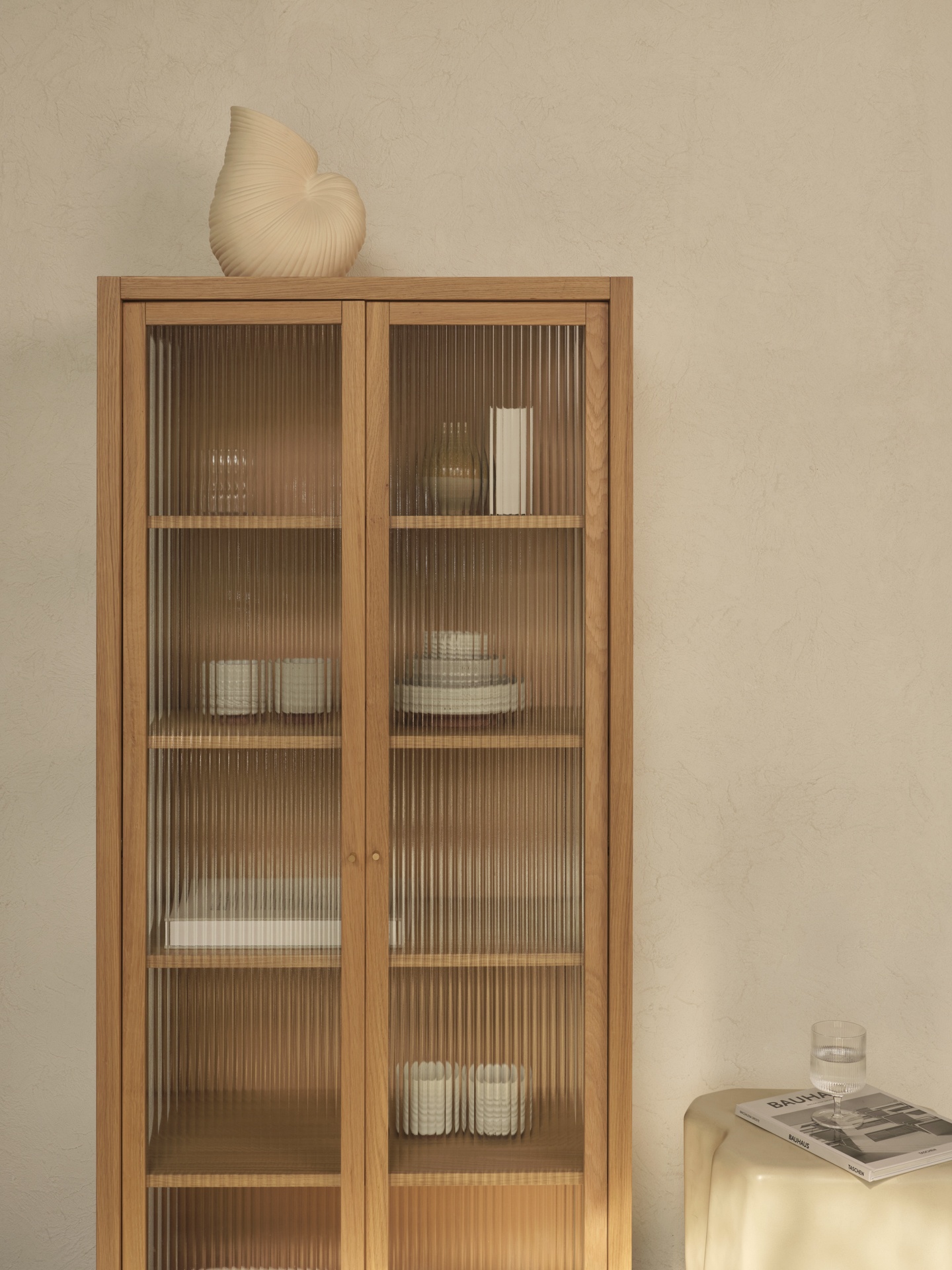 Ваза Shell білого кольору від Ferm Living