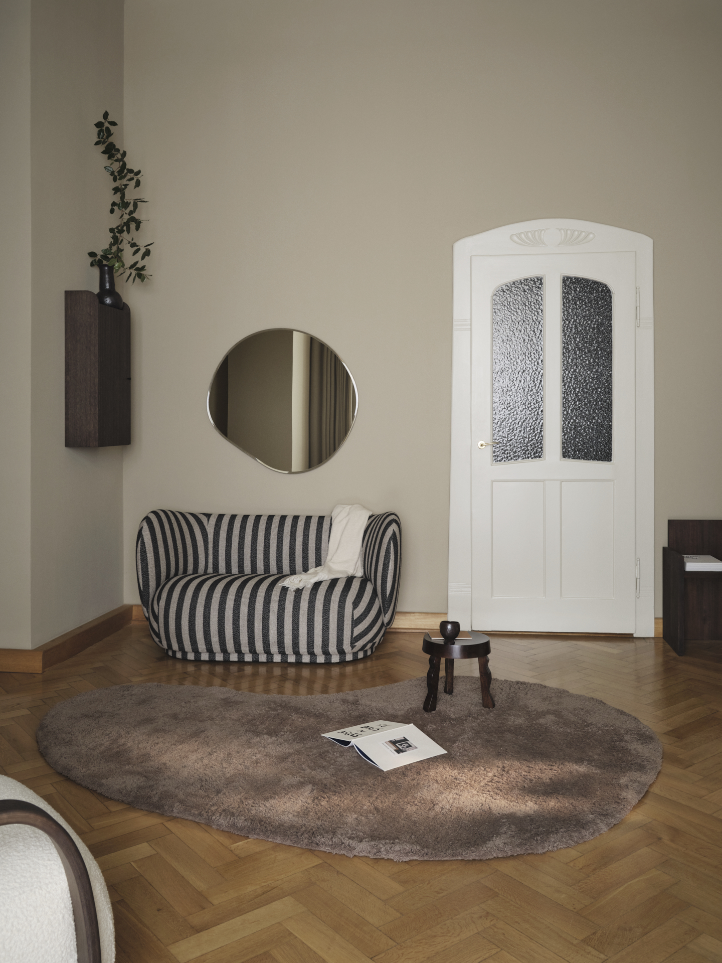 Килим Forma попелясто-коричневого кольору від Ferm Living