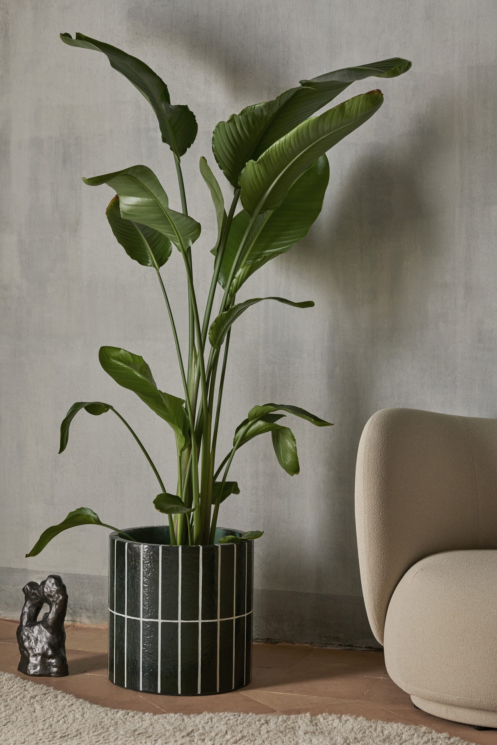 Горщик для рослин Pillar темно-зеленого кольору від Ferm Living