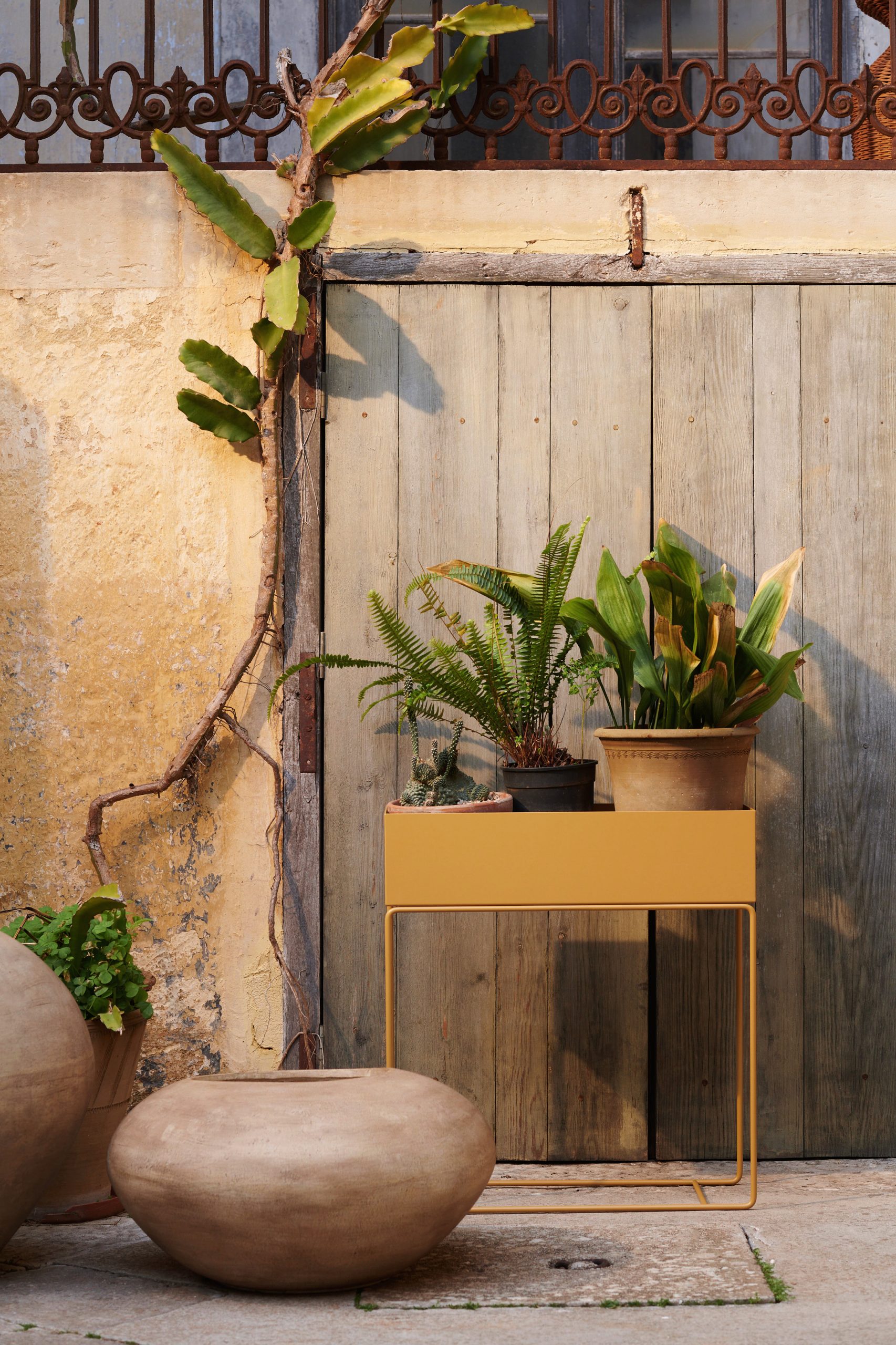 Горщик  для рослин Dodu коричневого кольору від Ferm Living