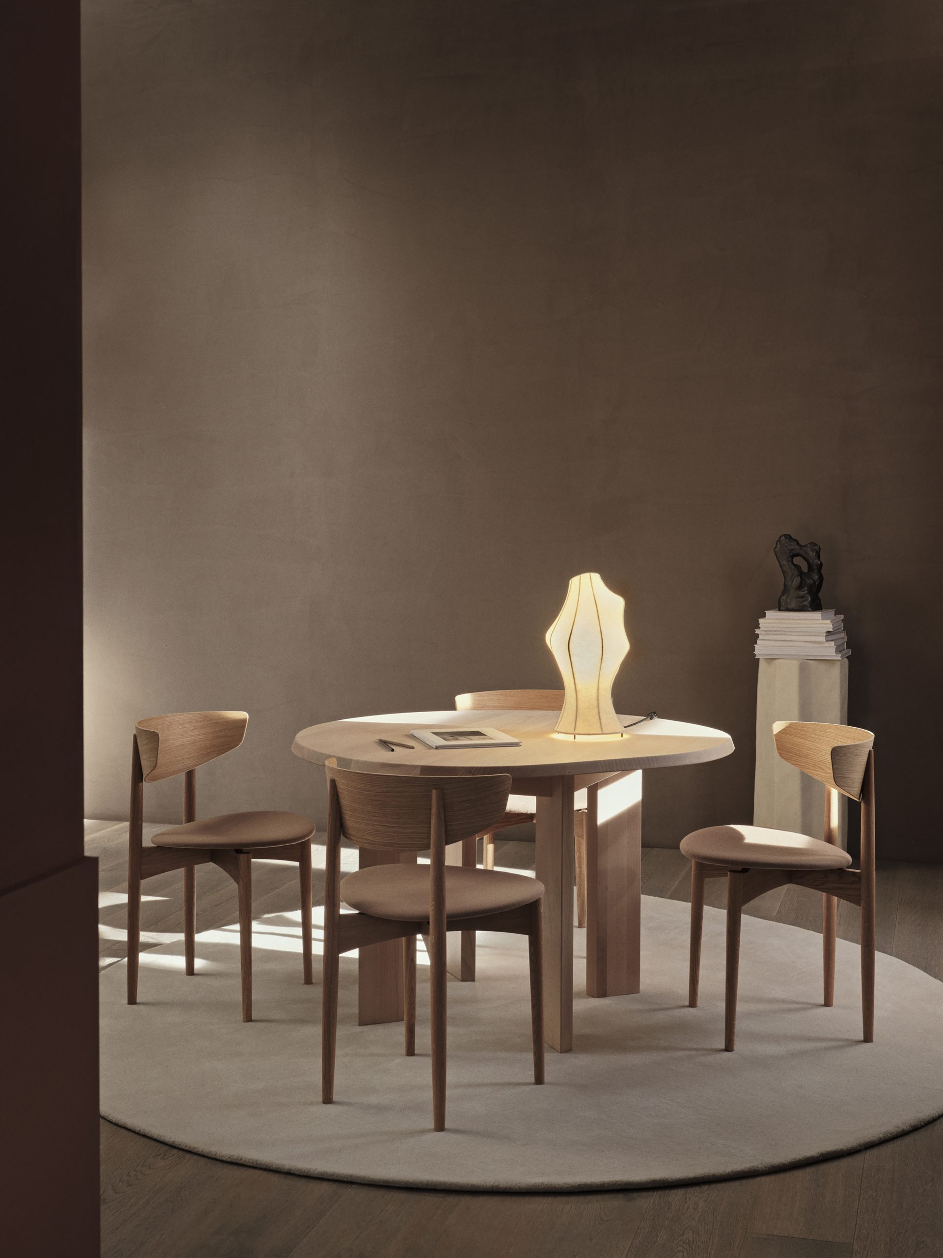 Килим Stille брудно-білого кольору від Ferm Living круглої форми