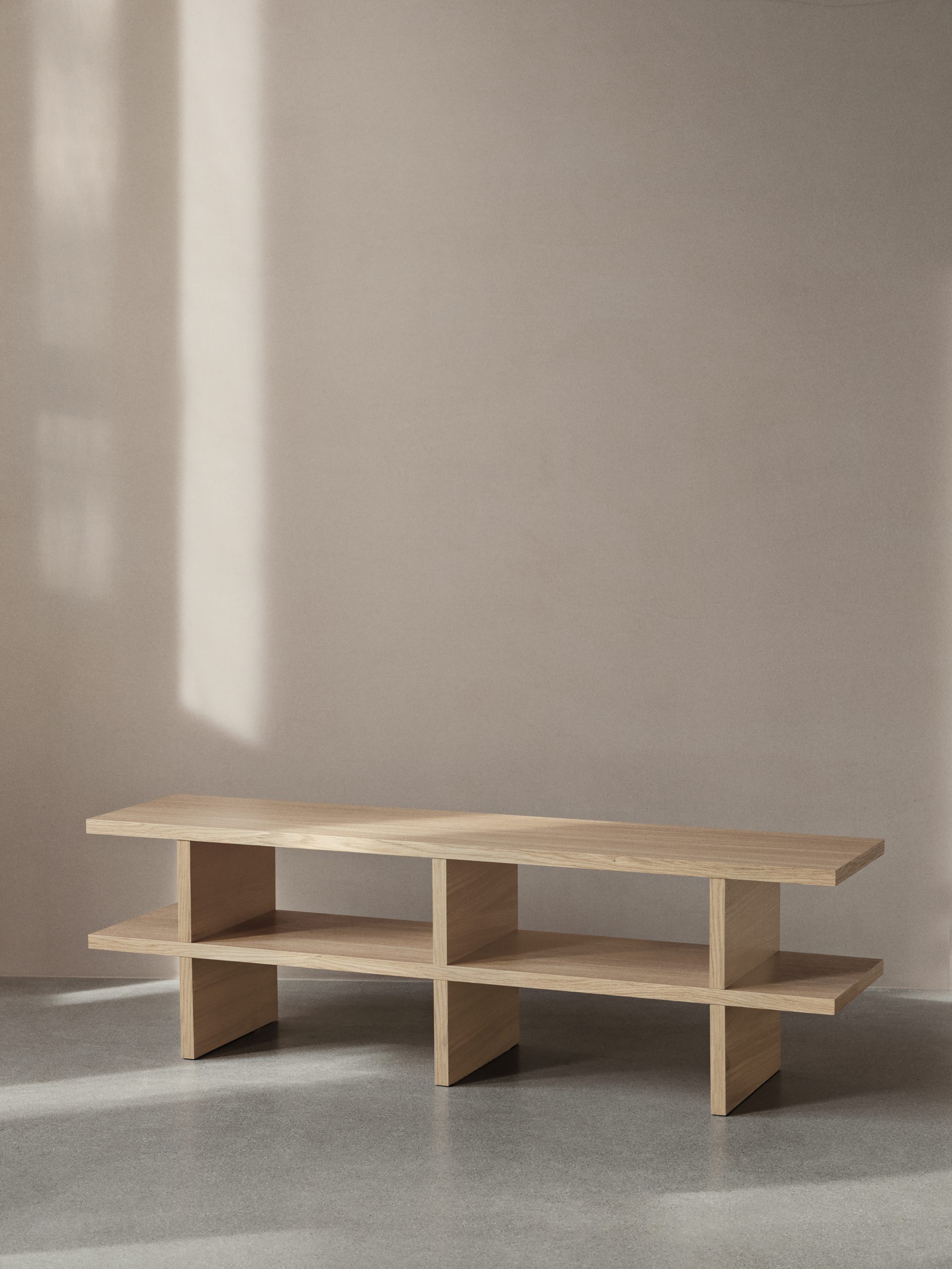 Полиця Kona Bench від Ferm Living