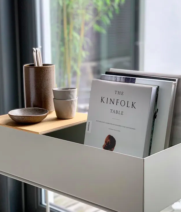 Ящик для рослин світло-сірого кольору від Ferm Living