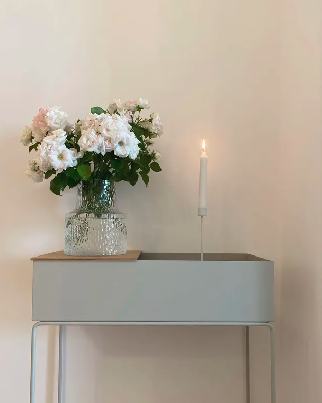 Ящик для рослин світло-сірого кольору від Ferm Living