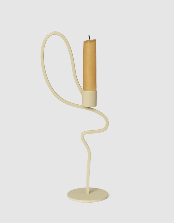 Cвічник Valse Tall кольору кашемір від  Ferm Living