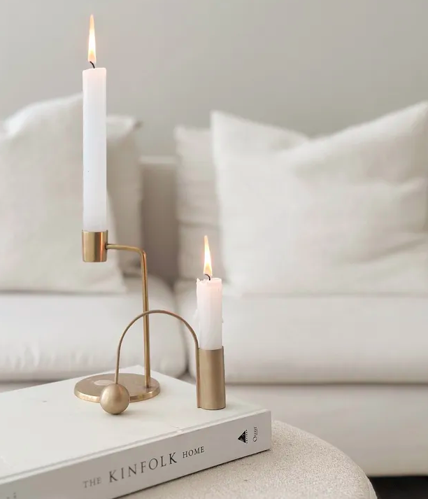 Розпродаж – 50% латунний свічник Balance від  Ferm Living