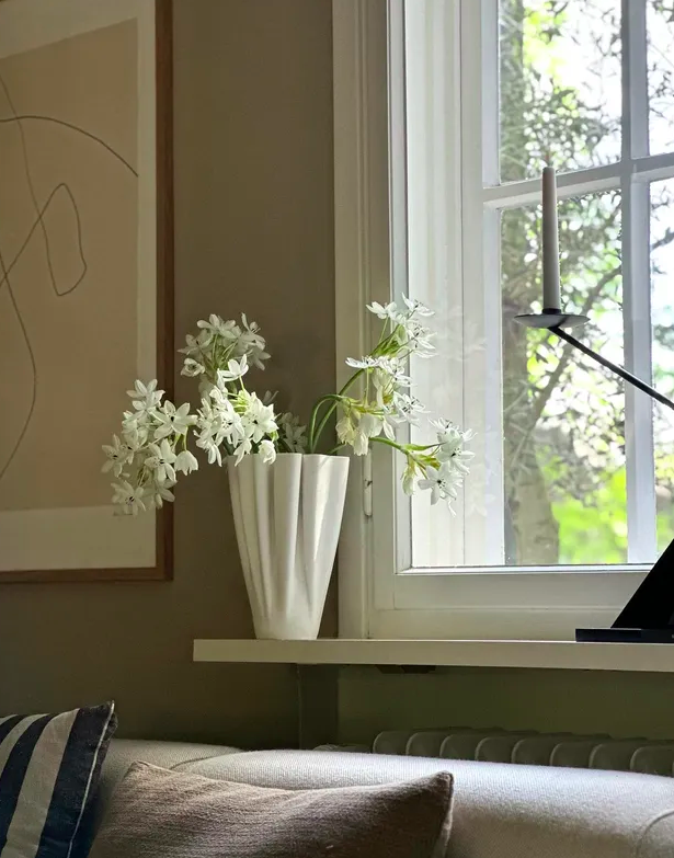 Ваза Dedali Large білого кольору від Ferm Living