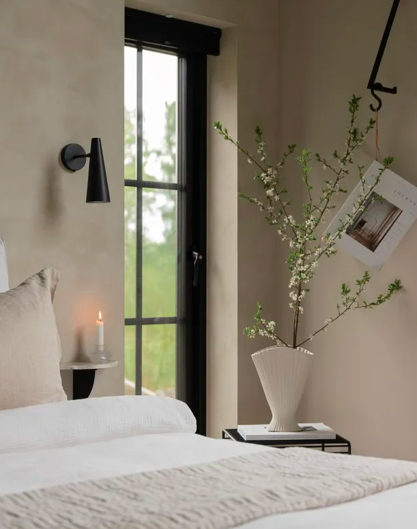 Ваза Fountain Large білого кольору  від Ferm Living