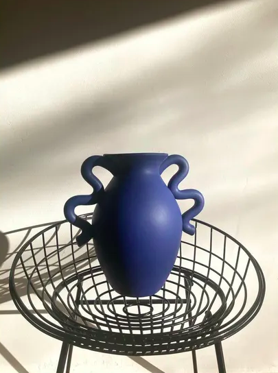 Ваза Verso Table яскрав-синього кольору від Ferm Living