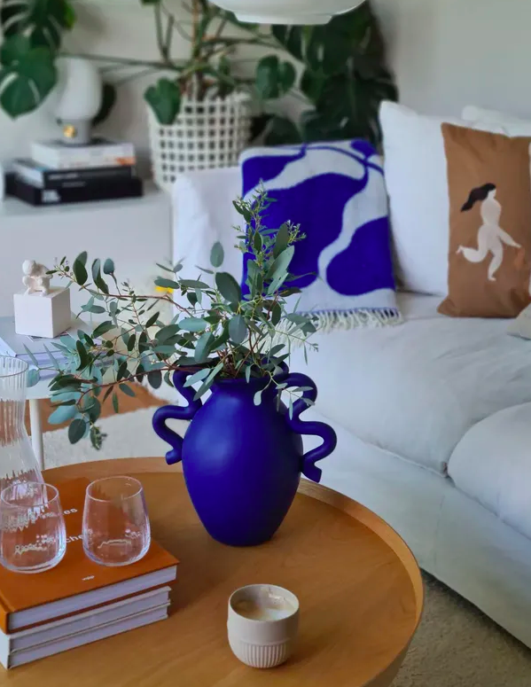 Ваза Verso Table яскрав-синього кольору від Ferm Living