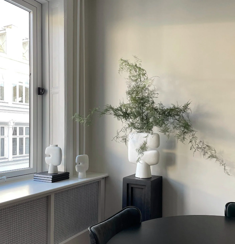 Ваза Tribal білого кольору від 101 Copenhagen